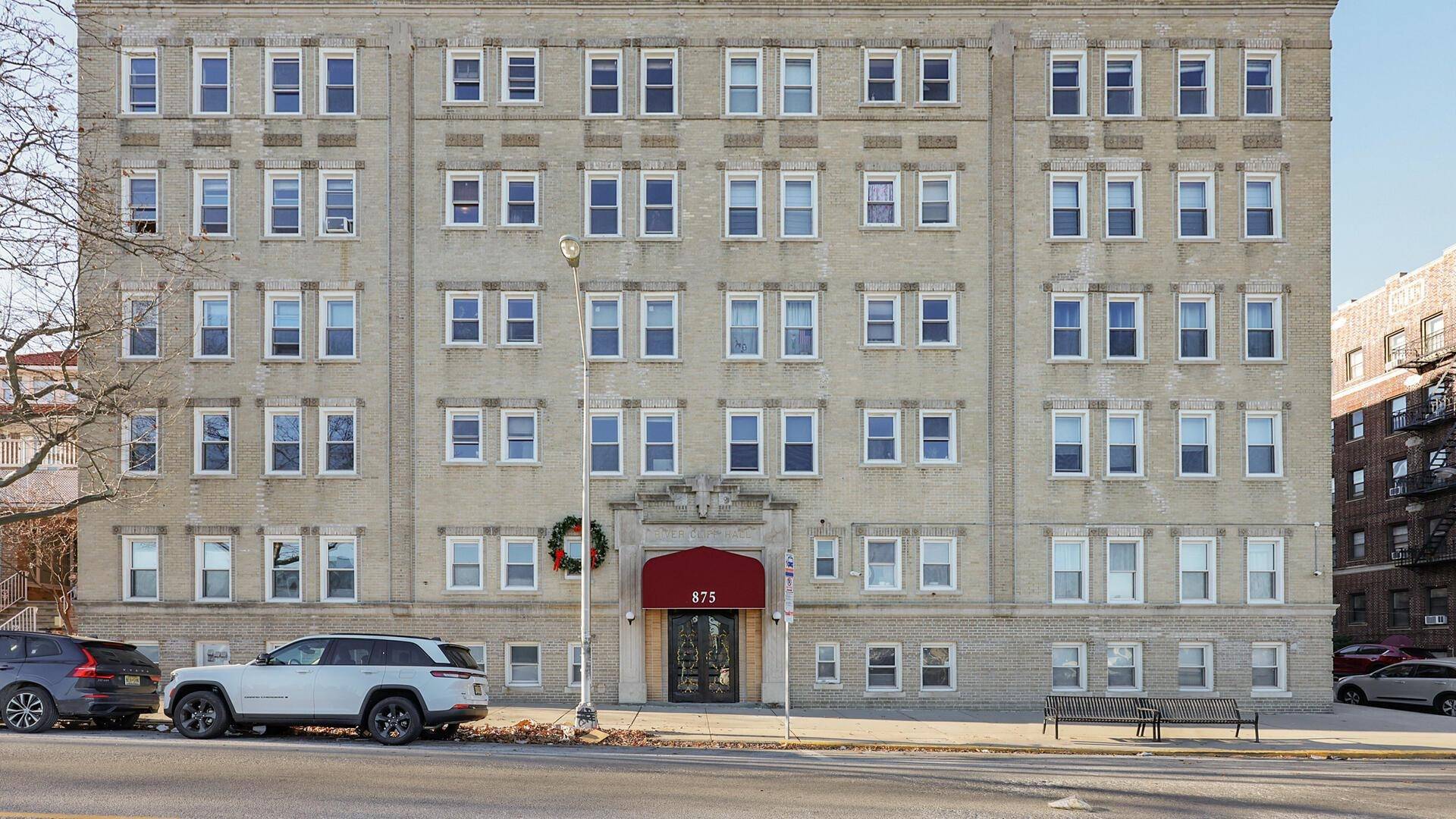 Weehawken, NJ 07086,875 BLVD EAST  #31
