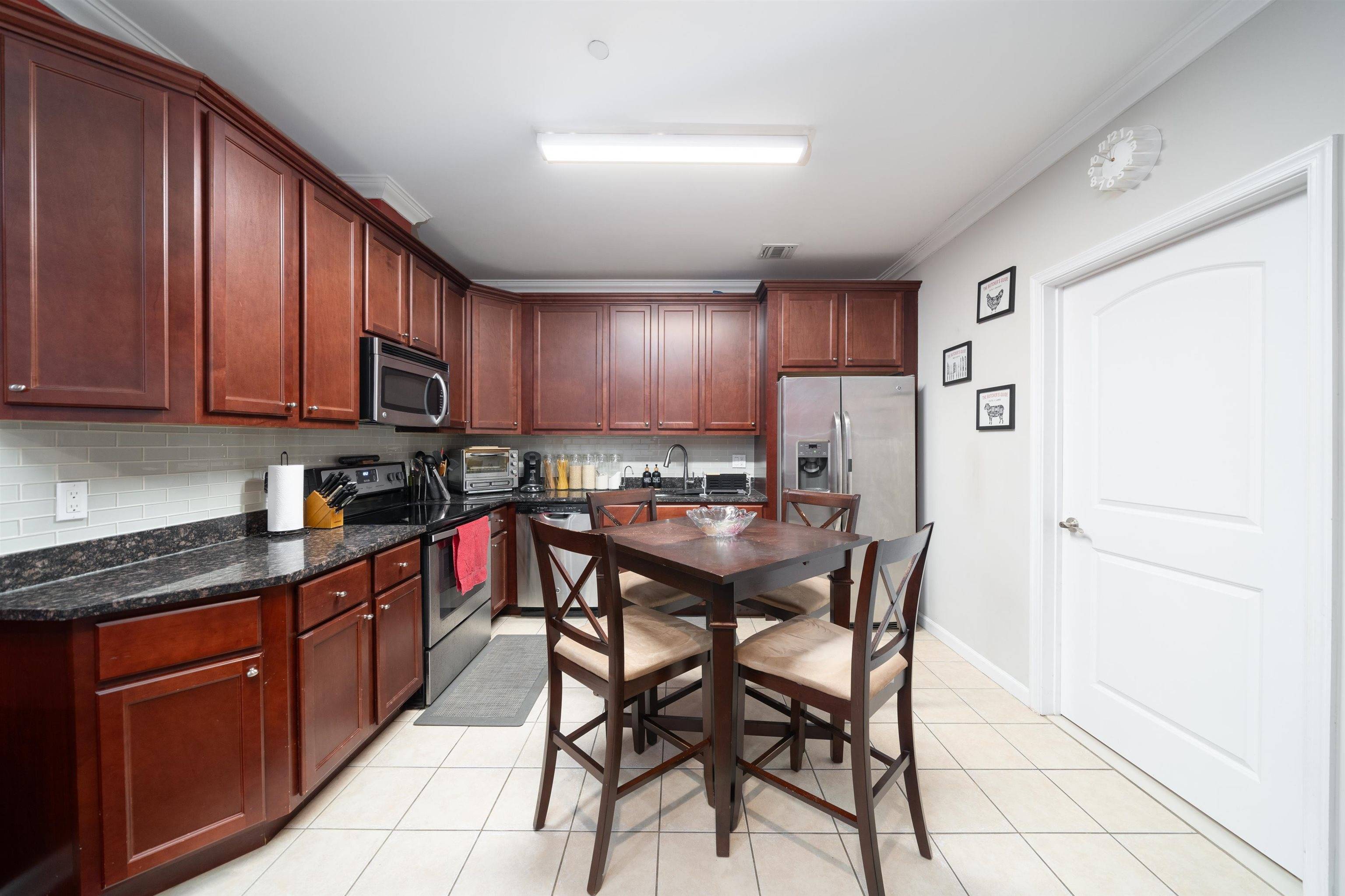 West New York, NJ 07093,5808 WASHINGTON ST  #406