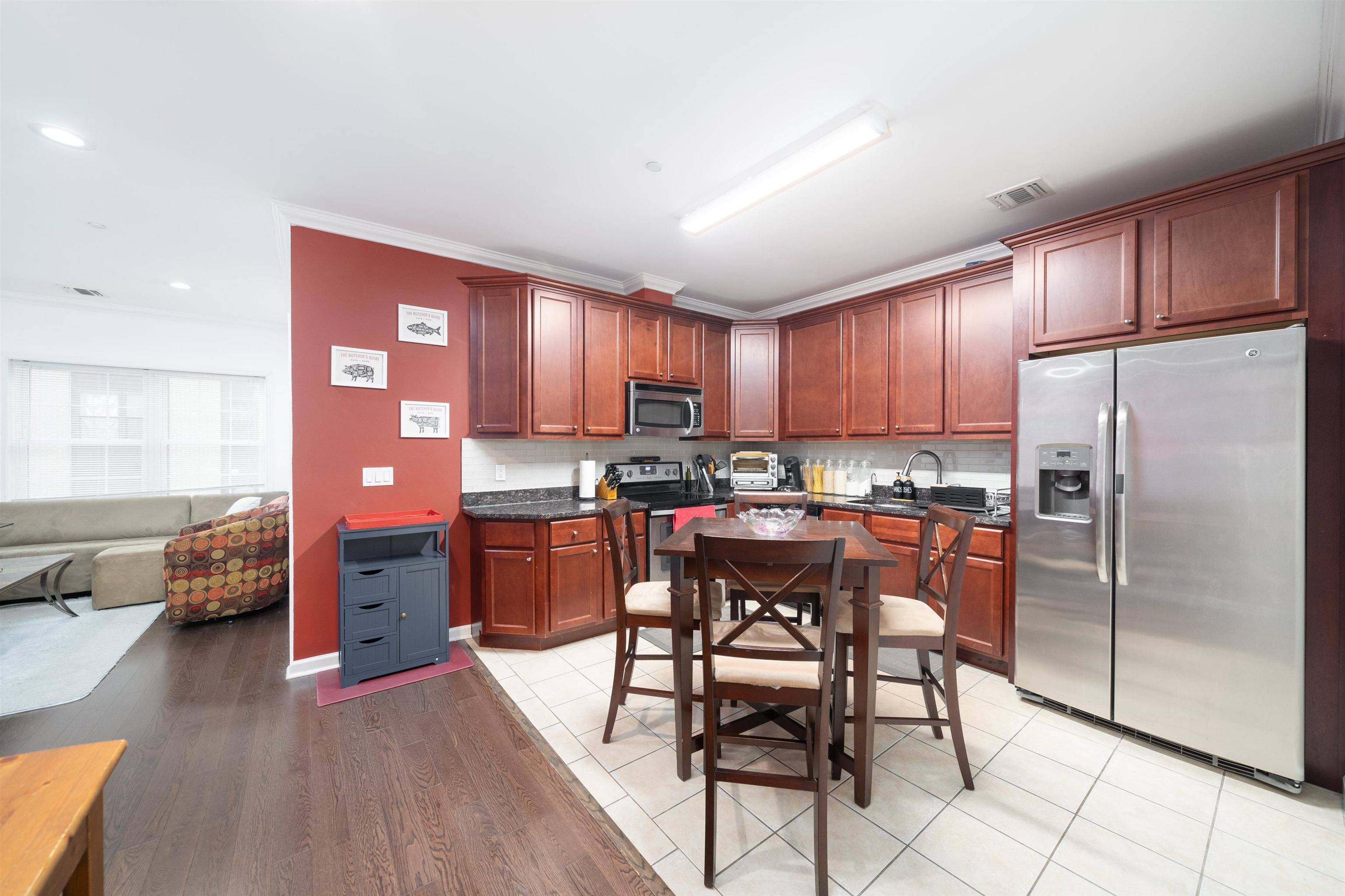 West New York, NJ 07093,5808 WASHINGTON ST  #406