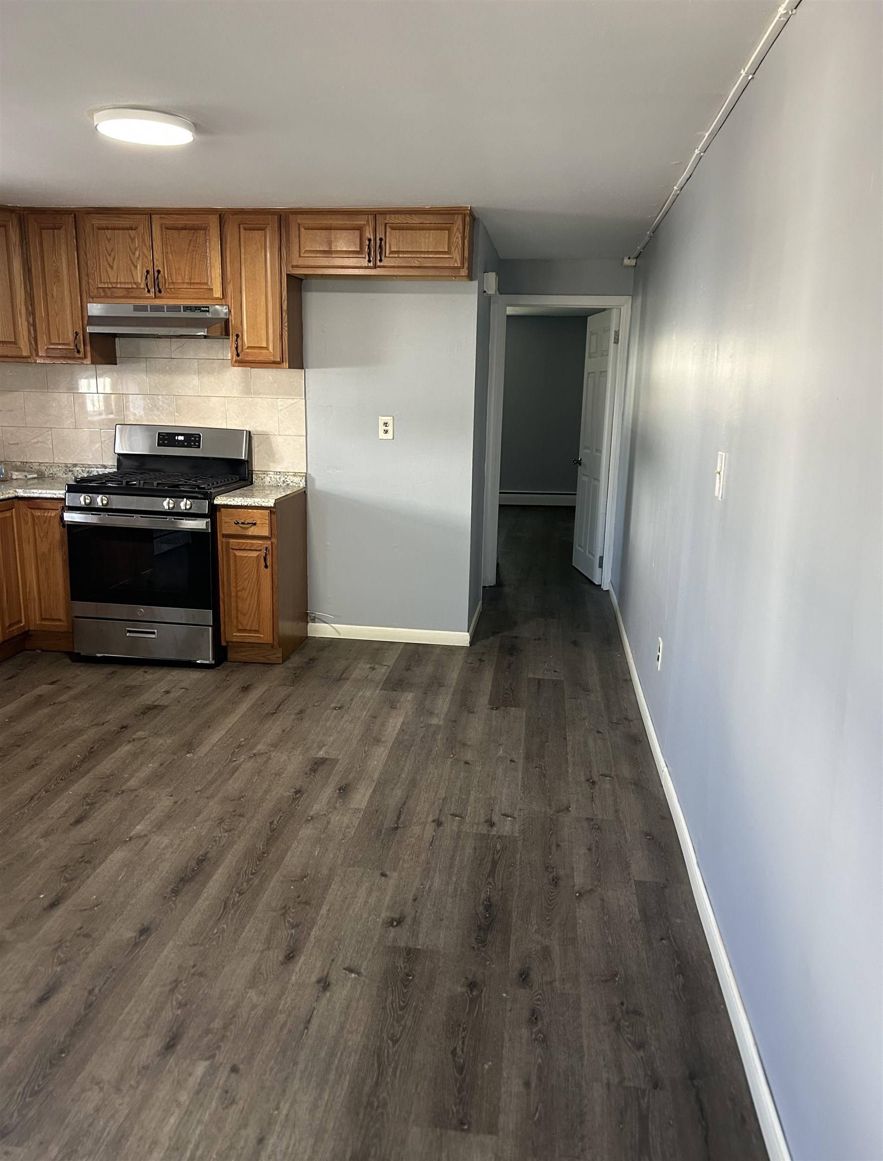 Jc West Bergen, NJ 07305,158 GREENVILLE AVE  #1B