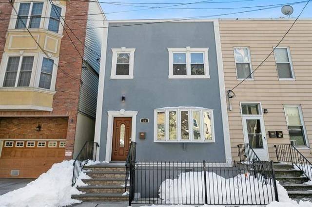 Weehawken, NJ 07086,24 WEST 19TH ST