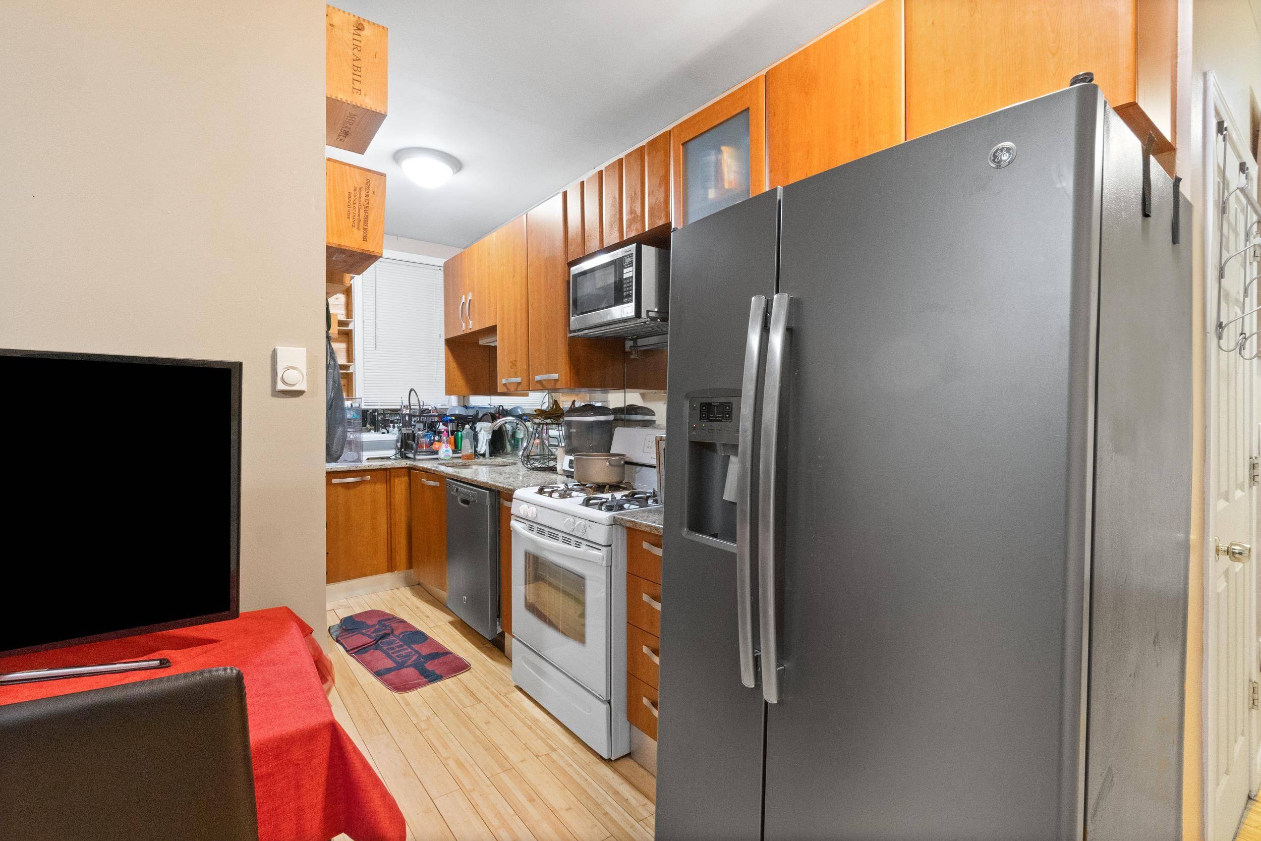 Bayonne, NJ 07002,313 AVENUE C  #4