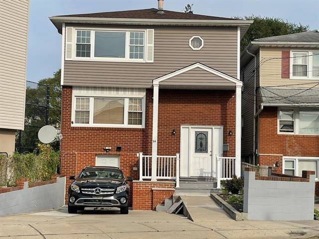 Bayonne, NJ 07002,24 SYCAMORE RD  #1