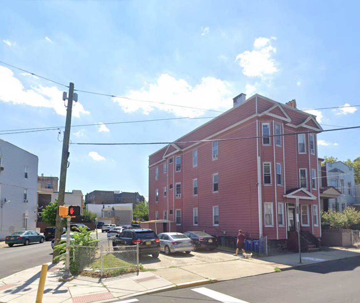 Jc Heights, NJ 07307,54 MONTROSE AVE
