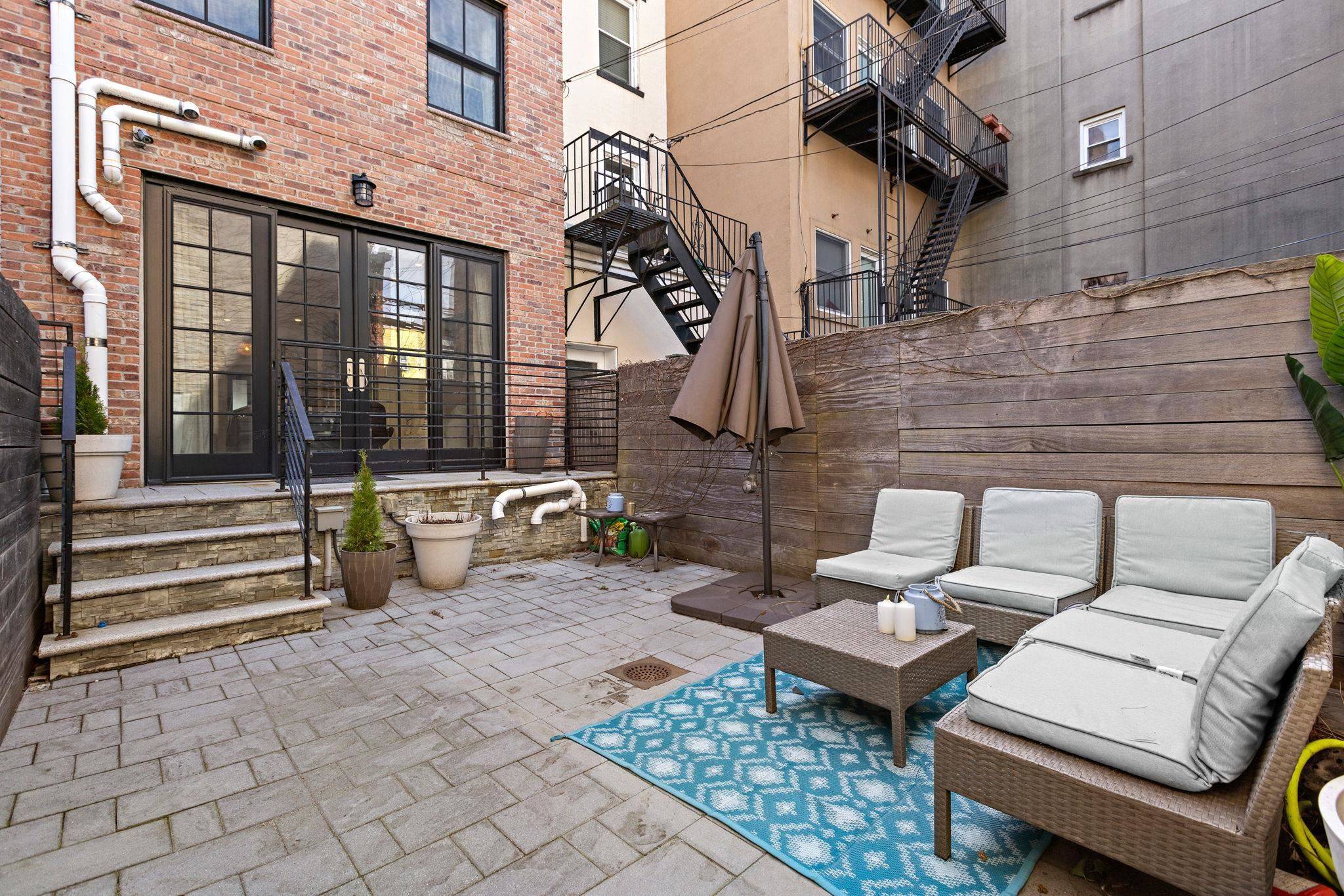Hoboken, NJ 07030,526 HUDSON ST