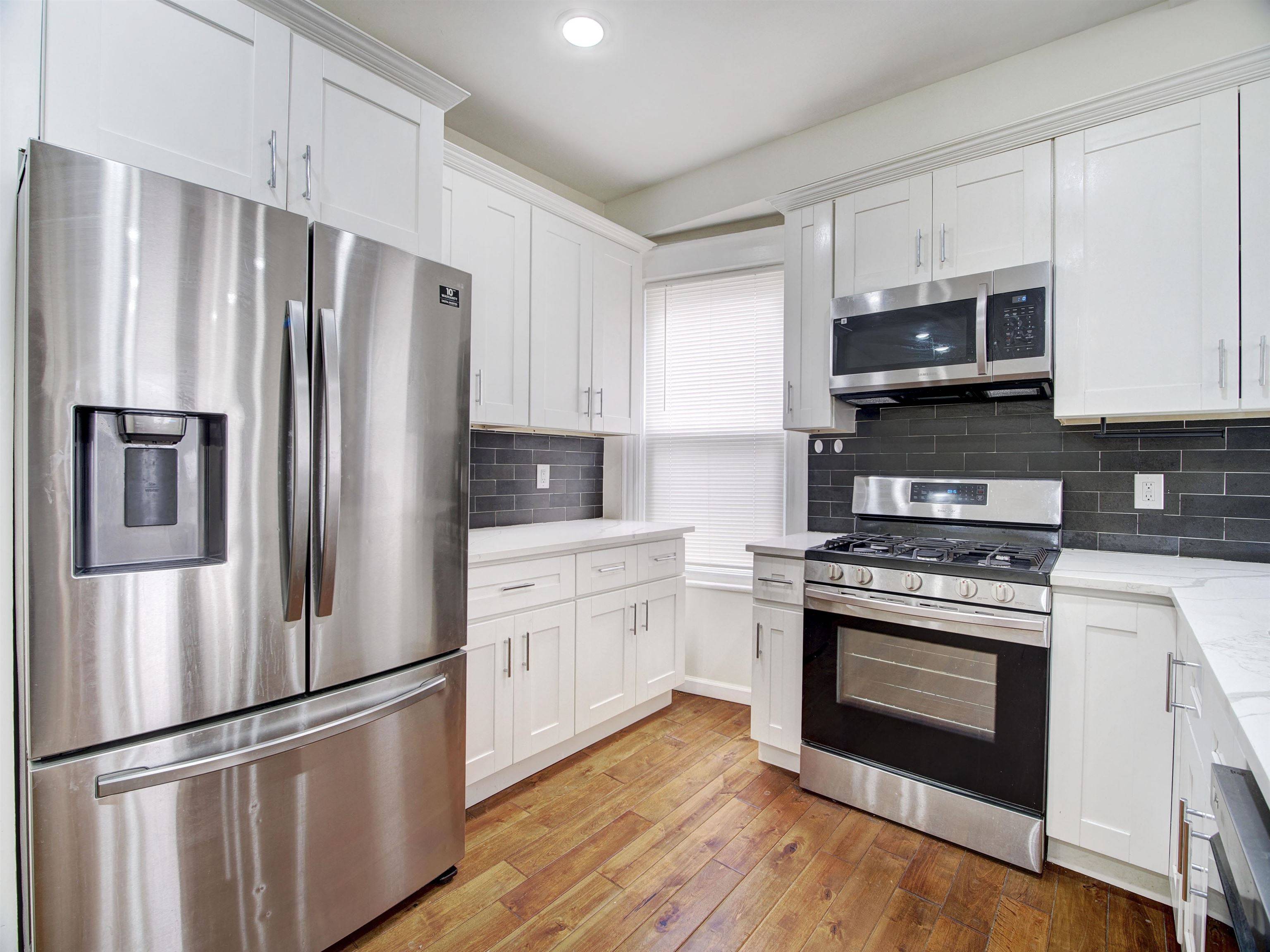 Jc Bergen-lafayett, NJ 07304,244 CLINTON AVE  #2