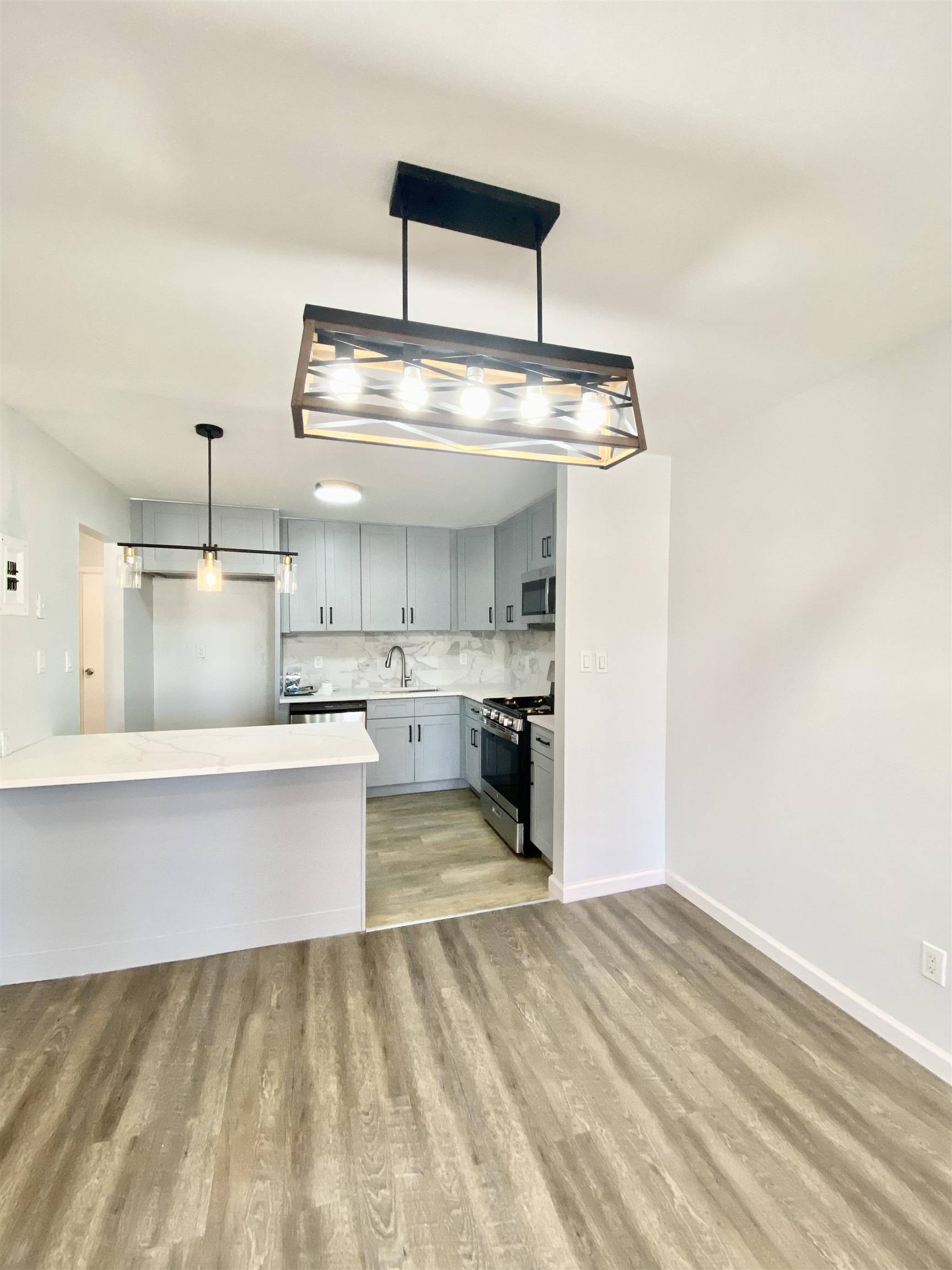 Bayonne, NJ 07002,512 AVENUE C  #3