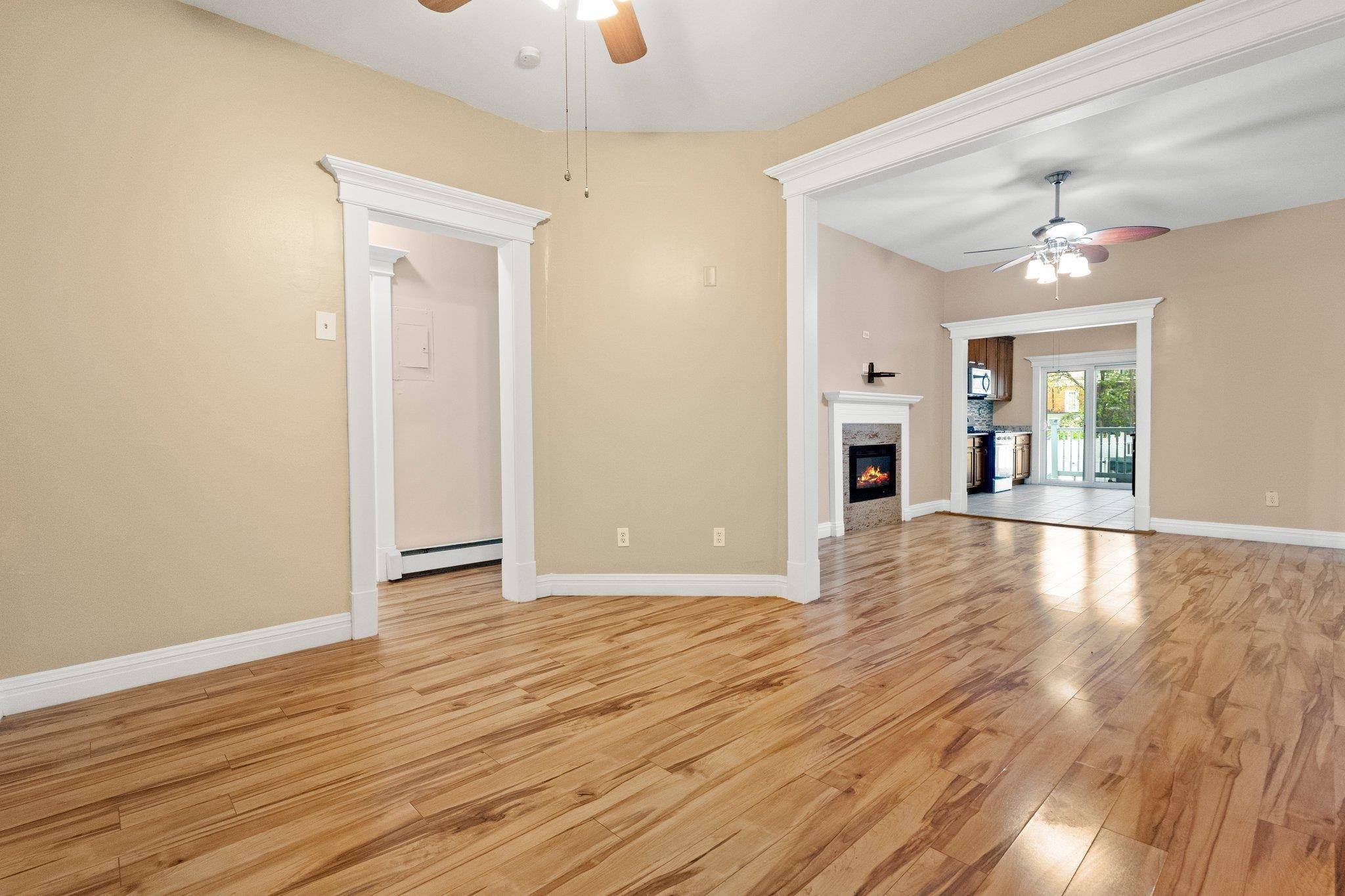 Jc Bergen-lafayett, NJ 07304,302 CLERK ST  #1