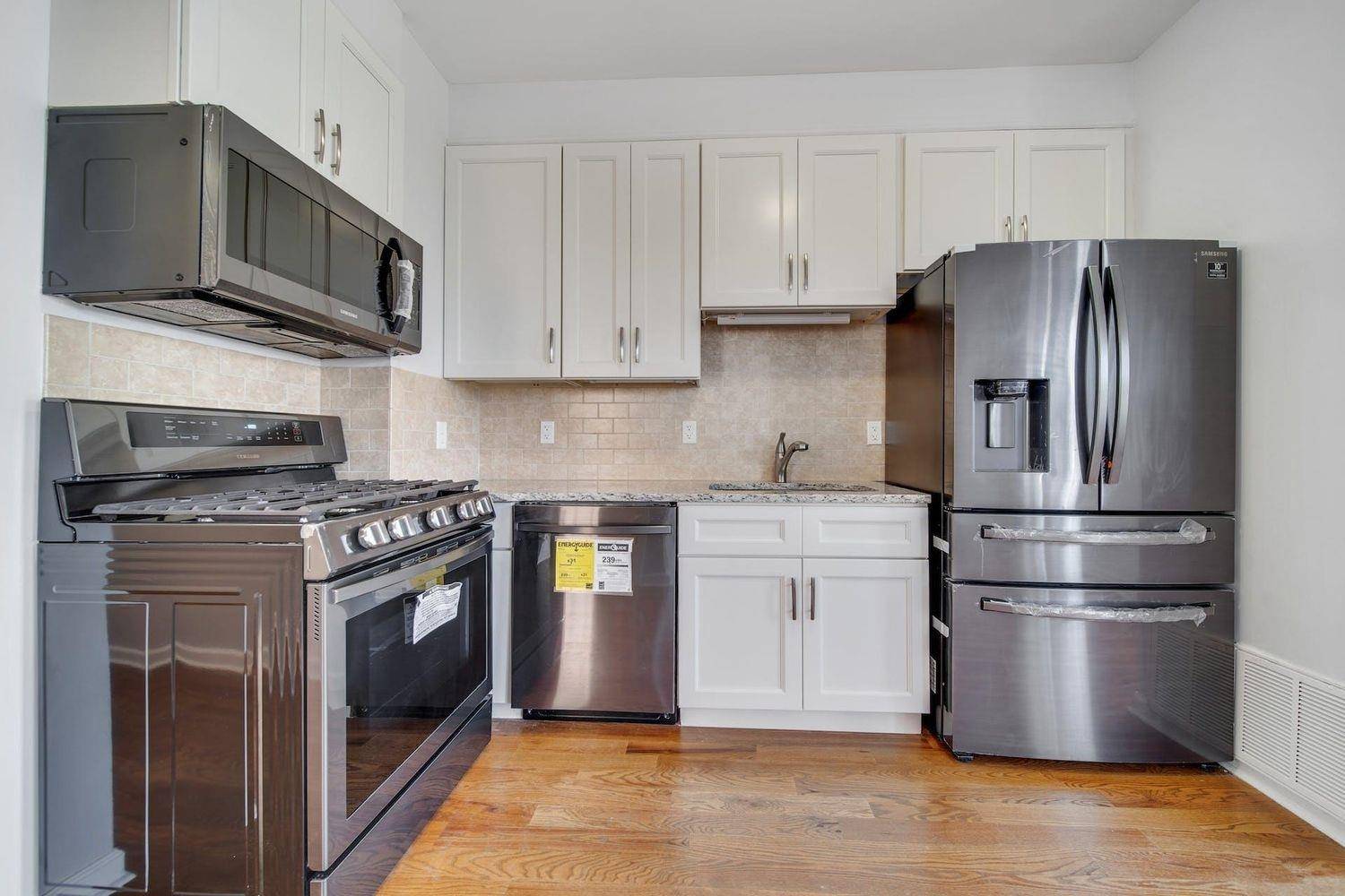 Jc Heights, NJ 07307,133 BEACH ST