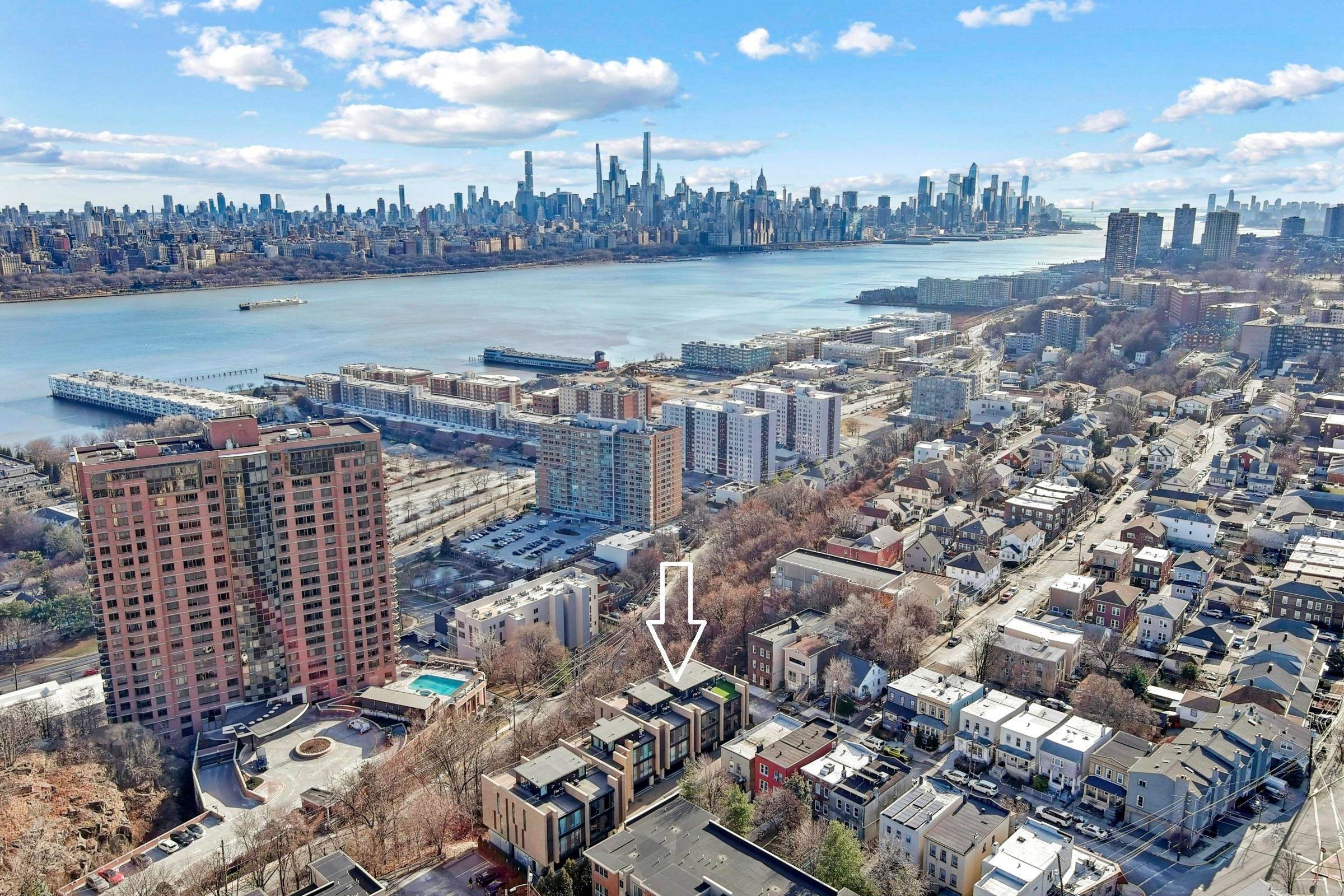 Cliffside Park, NJ 07010,5-05 WASHINGTON PL  #5-05