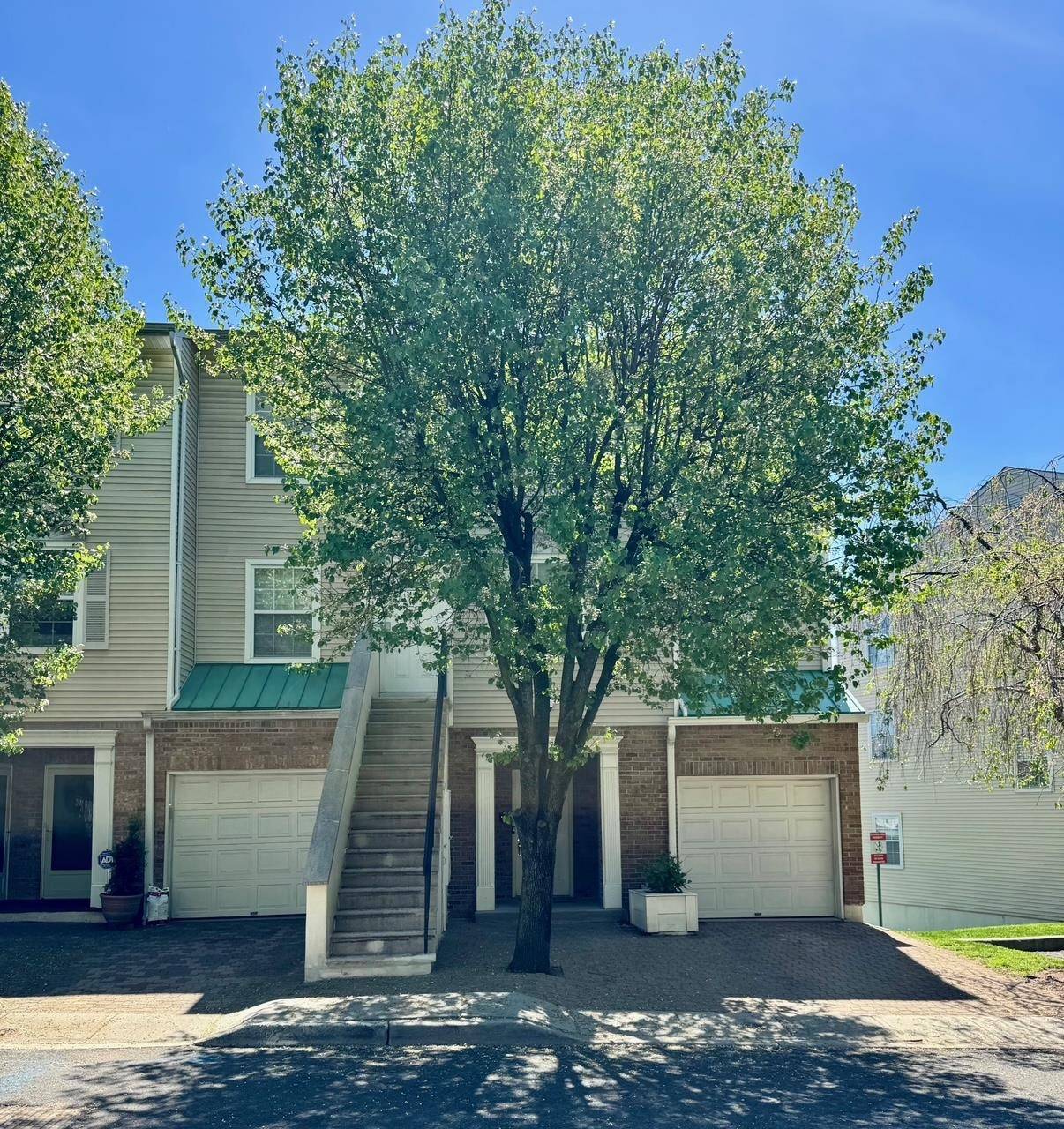 North Bergen, NJ 07047,34 BERGEN RIDGE RD  #3