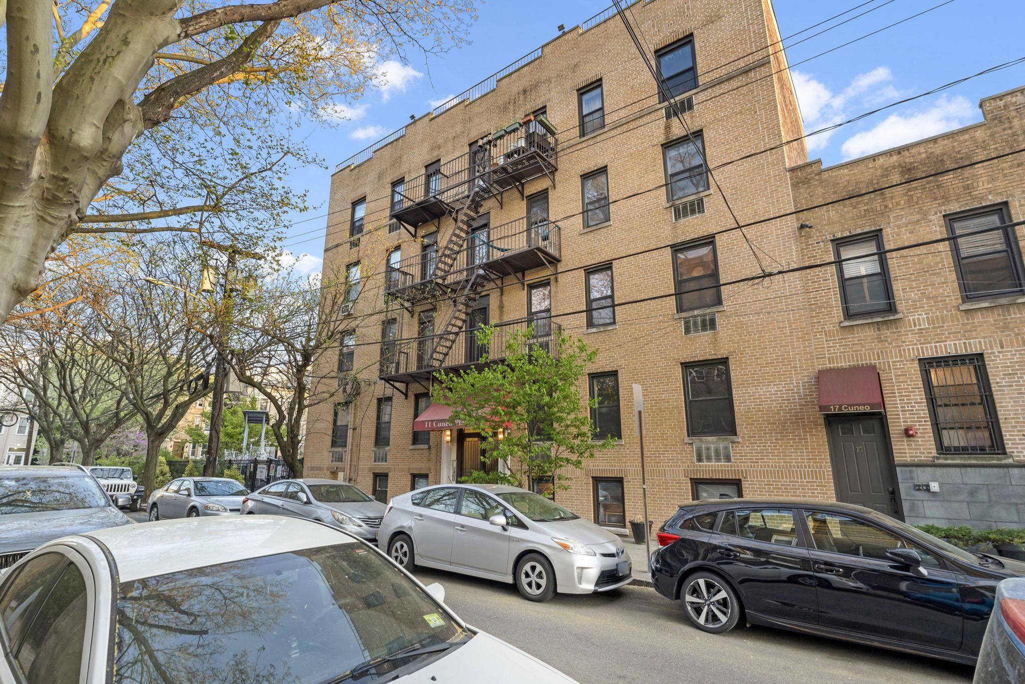 Jc Heights, NJ 07307,11 CUNEO PL  #D