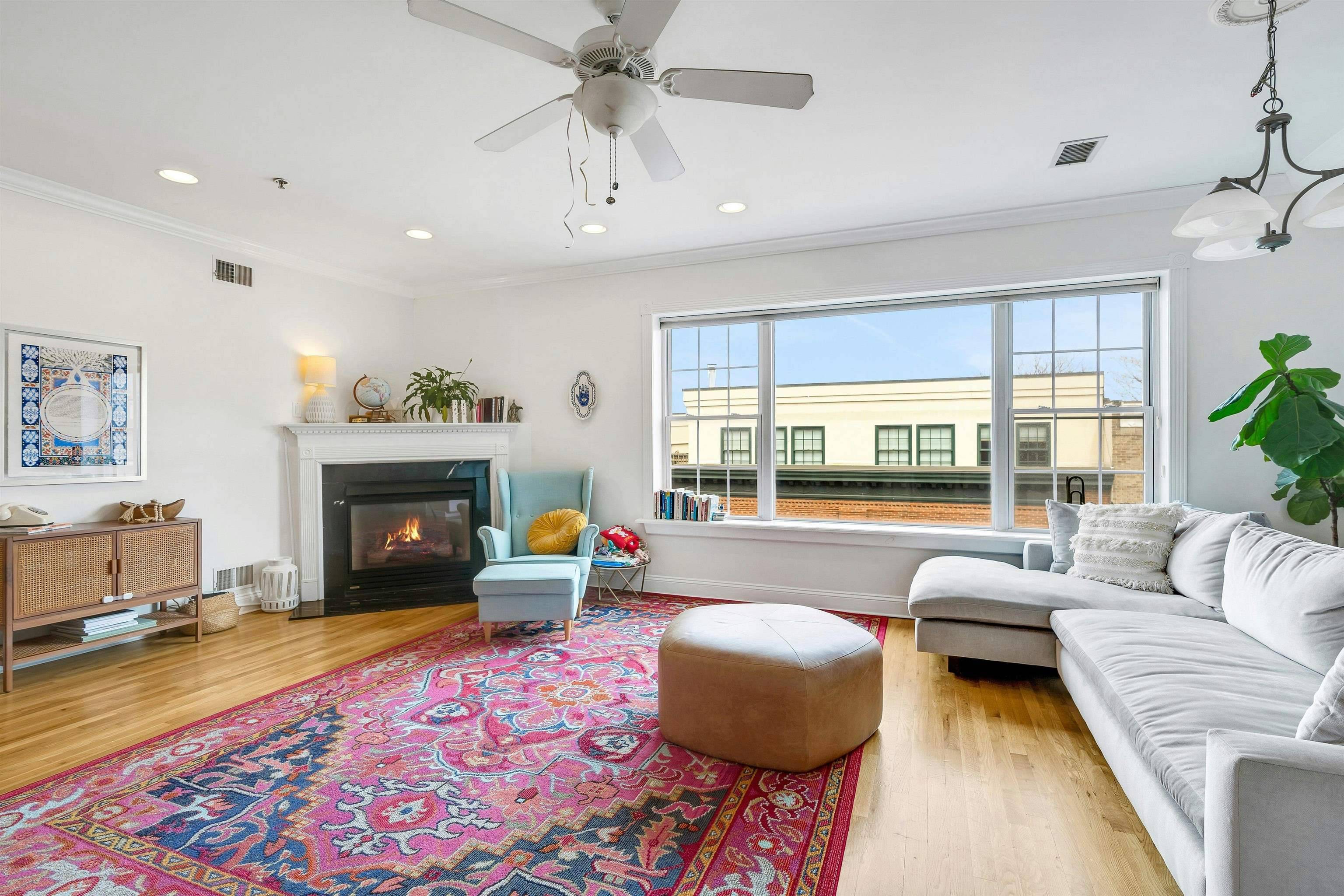 Hoboken, NJ 07030,99 PARK AVE  #5D