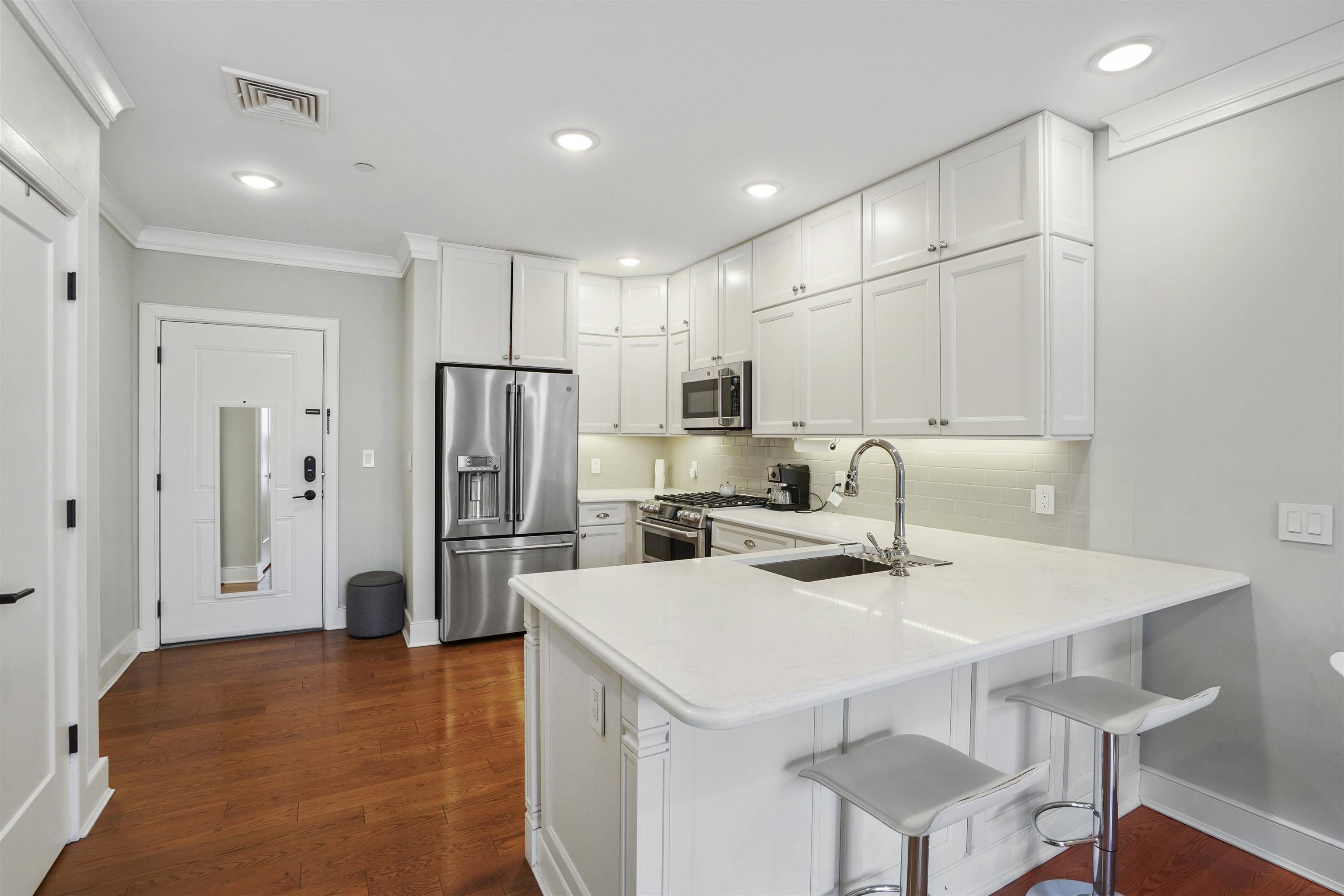 Jc Downtown, NJ 07302,28 BRIGHT ST  #208