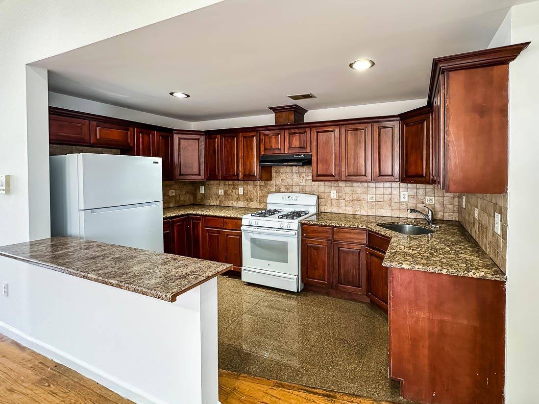 Jc Heights, NJ 07307,75 COLUMBIA AVE  #2