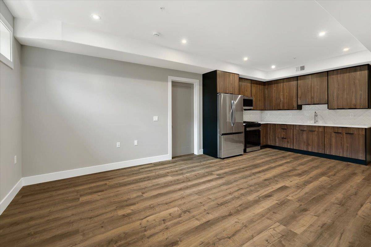 North Bergen, NJ 07047,4237 BERGEN TURNPIKE  #3B