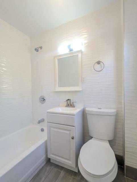 Jc Heights, NJ 07307,267 WEBSTER AVE  #1L