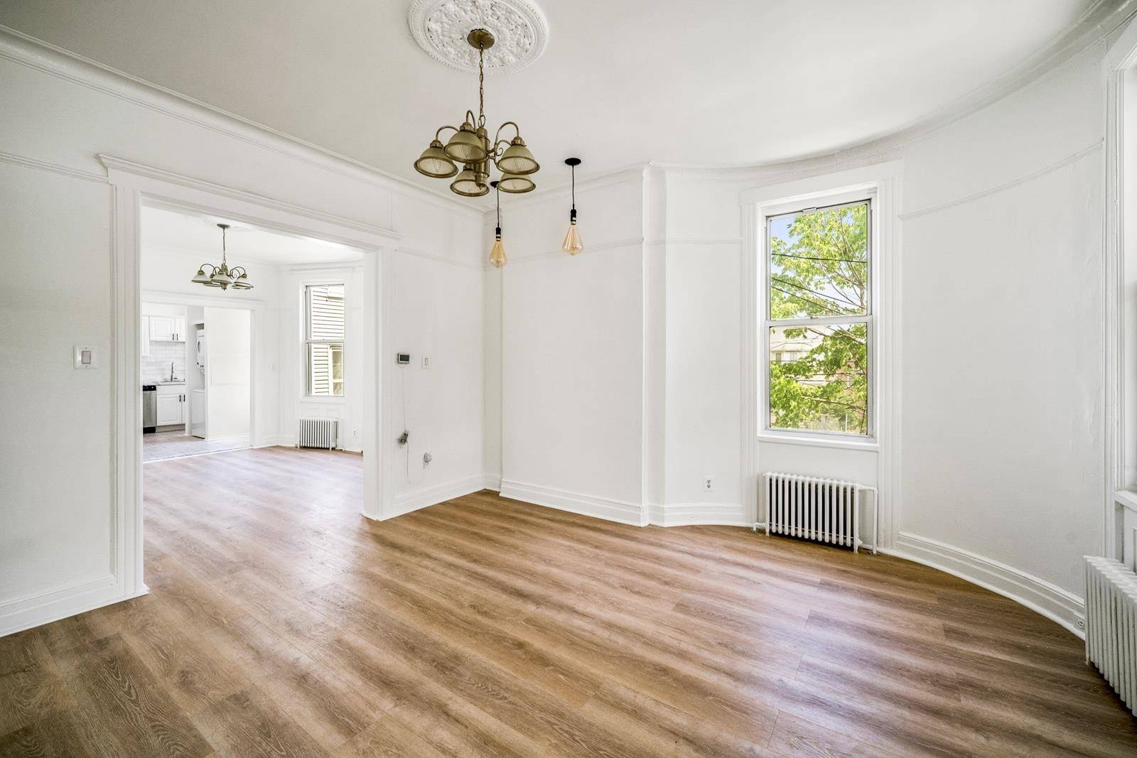 Jc Bergen-lafayett, NJ 07305,32 CLAREMONT AVE  #1F