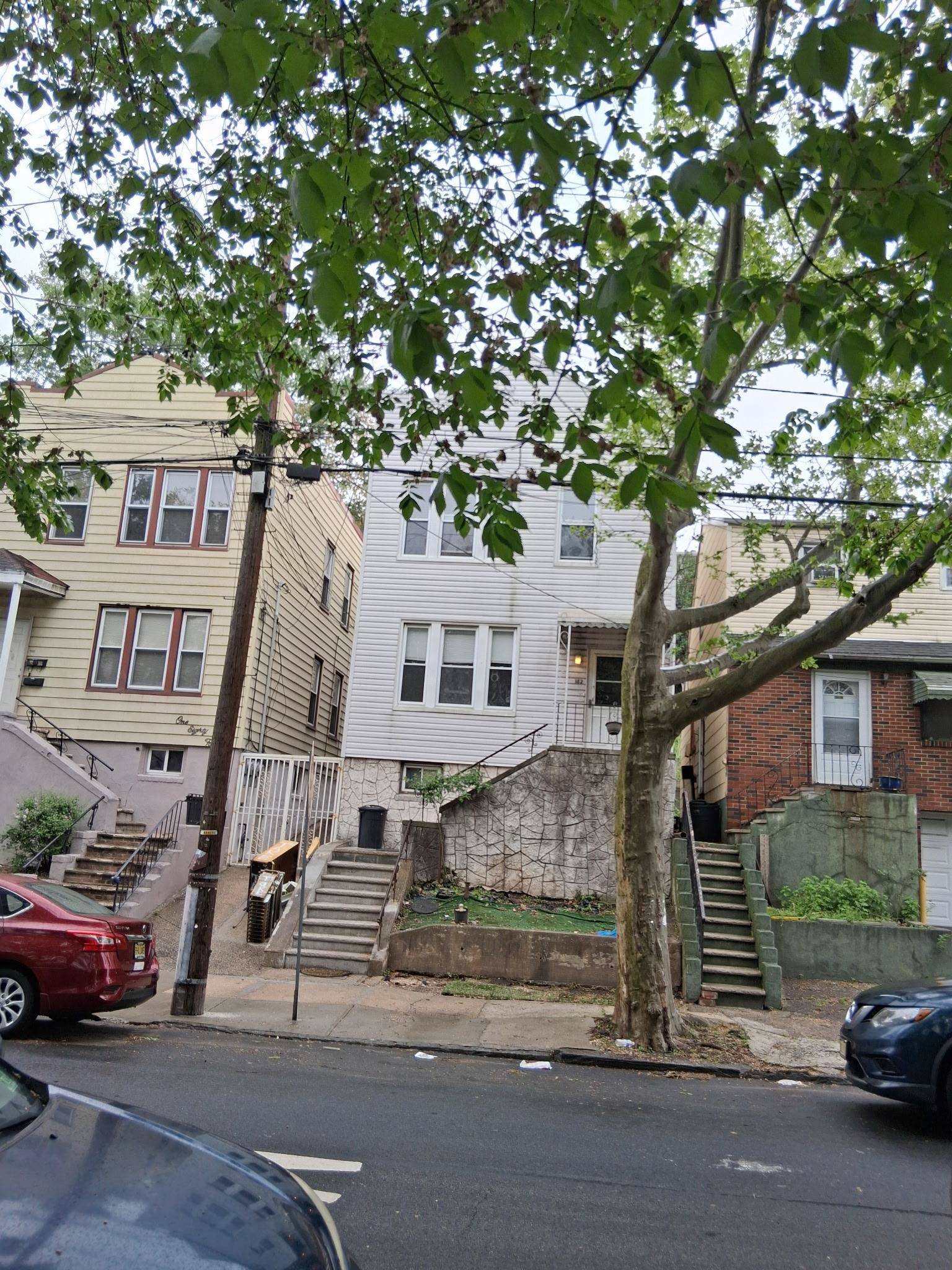 Jc Heights, NJ 07307,182 TERRACE AVE  #2