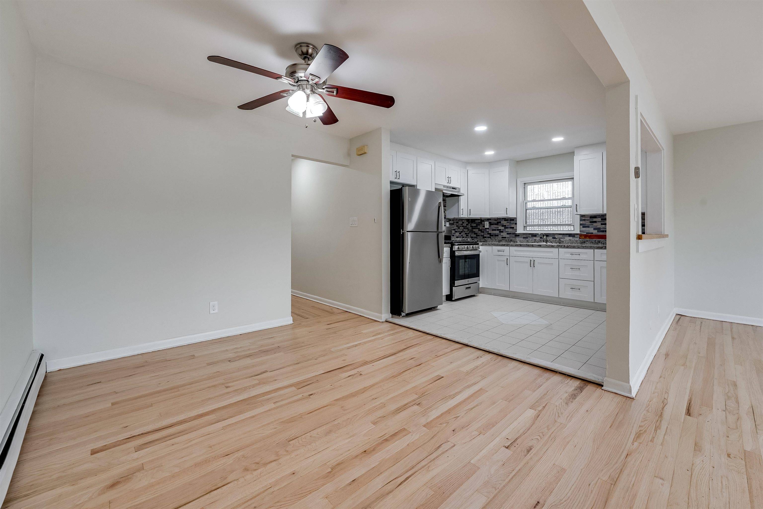 Cliffside Park, NJ 07010-1224,263 PALISADE AVE  #2