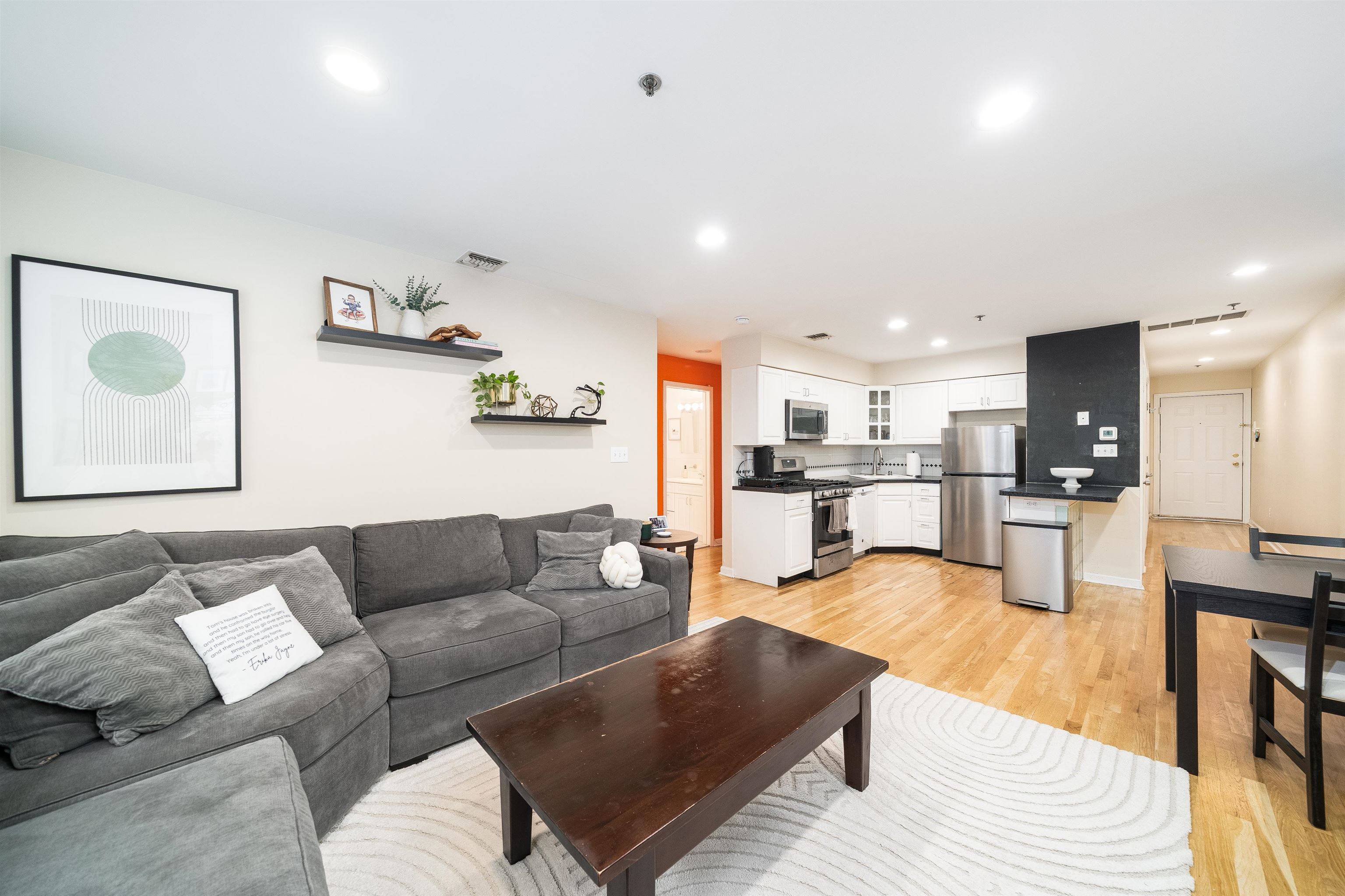 Hoboken, NJ 07030,224 HUDSON ST  #3B