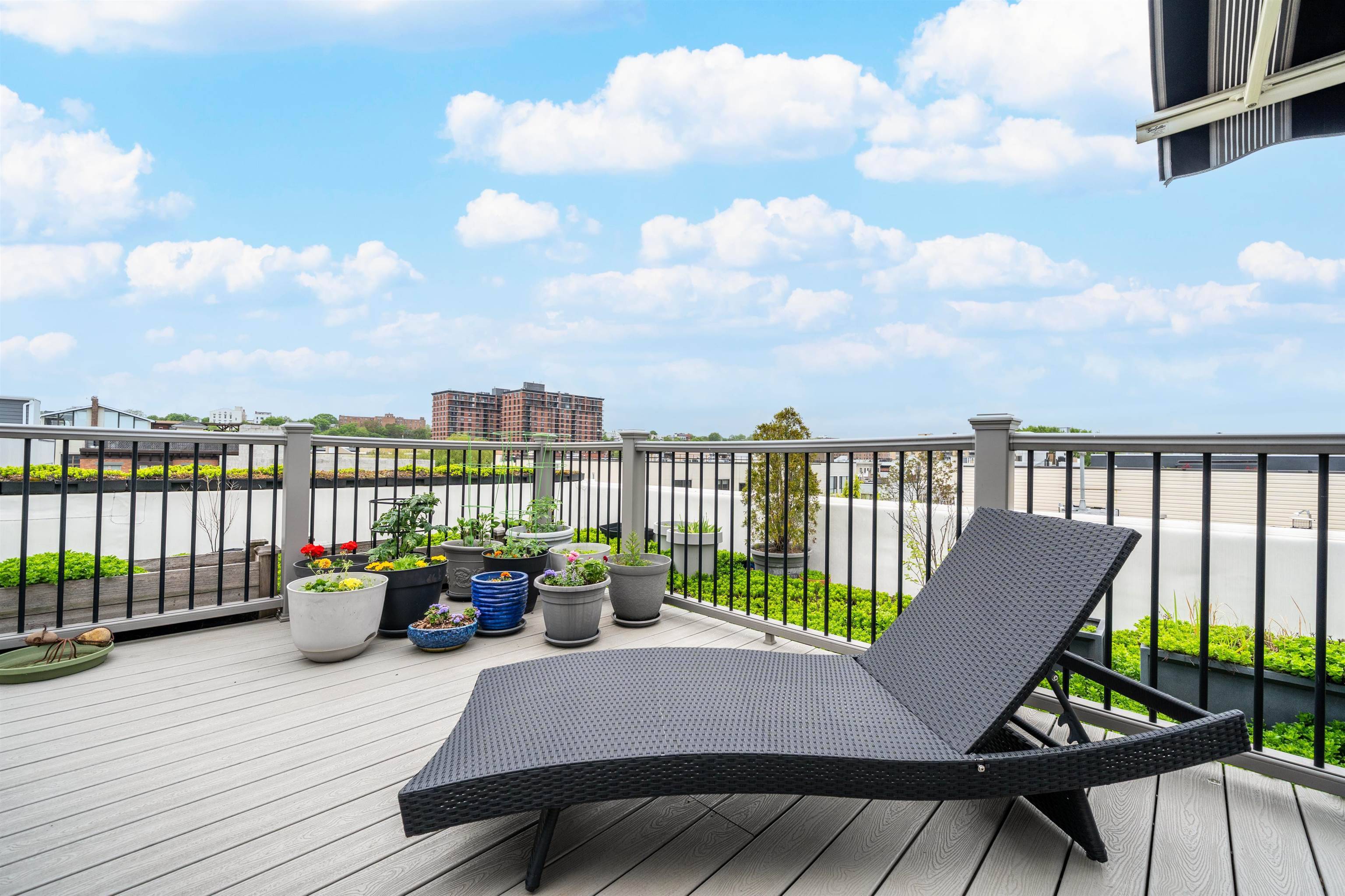 Hoboken, NJ 07030,74 MADISON ST  #2