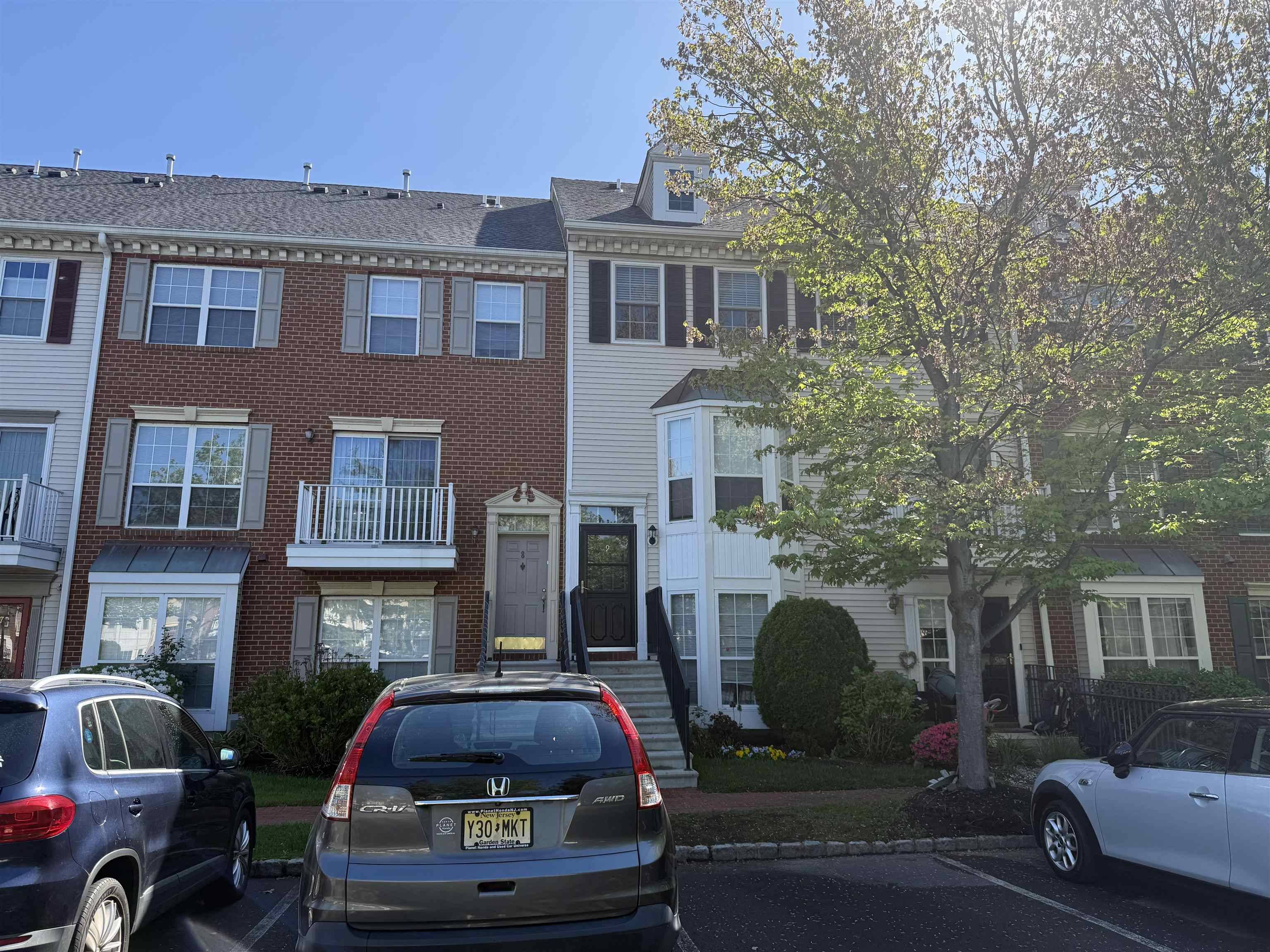 Jc West Bergen, NJ 07305,9 CRABAPPLE CT