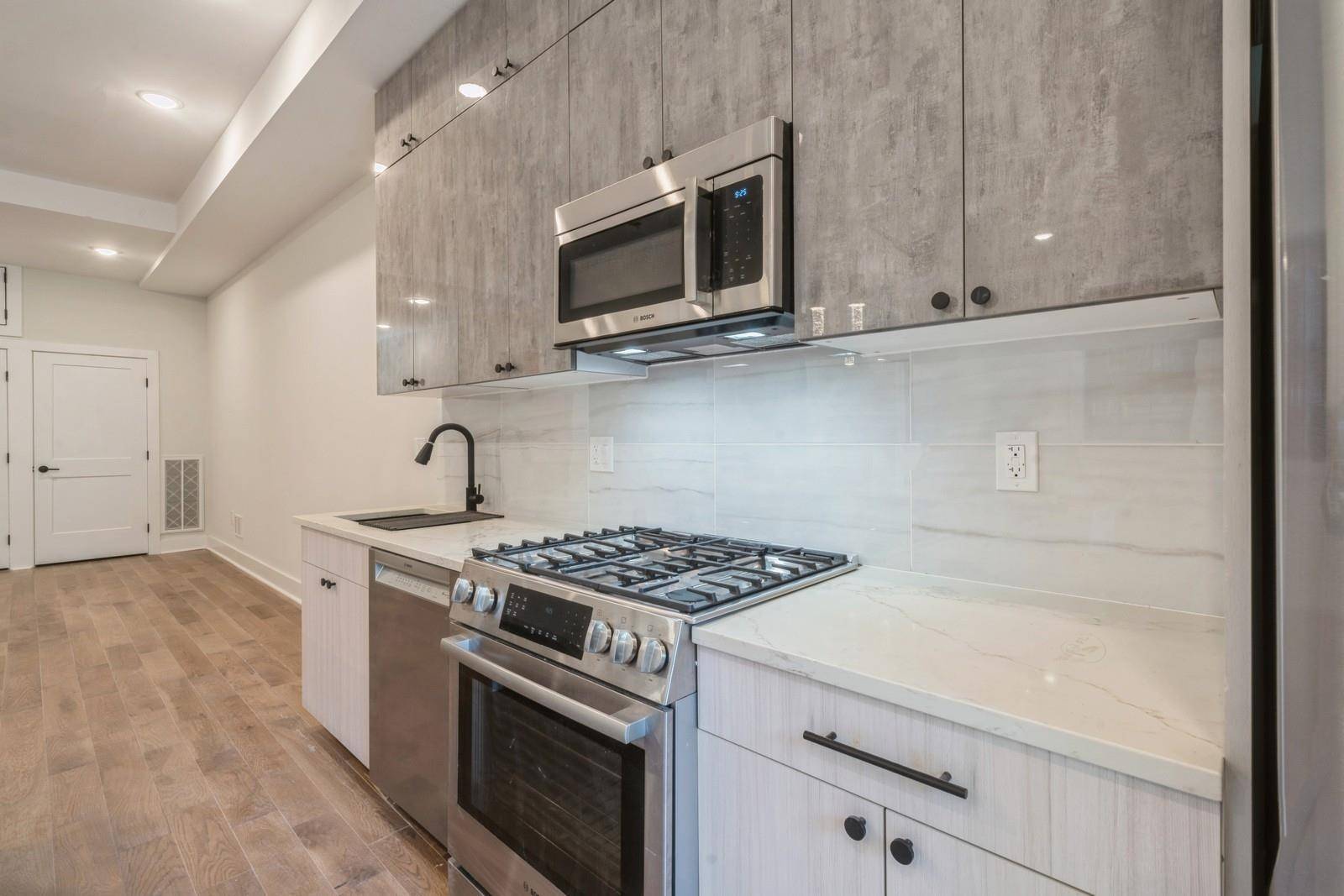 Jc Heights, NJ 07307,545 PALISADE AVE  #2