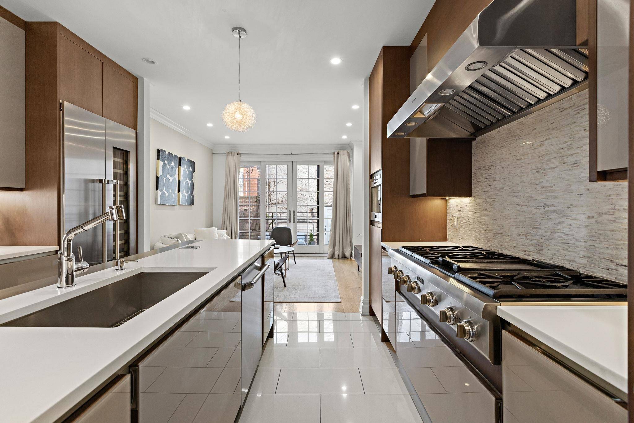 Hoboken, NJ 07030,526 HUDSON ST