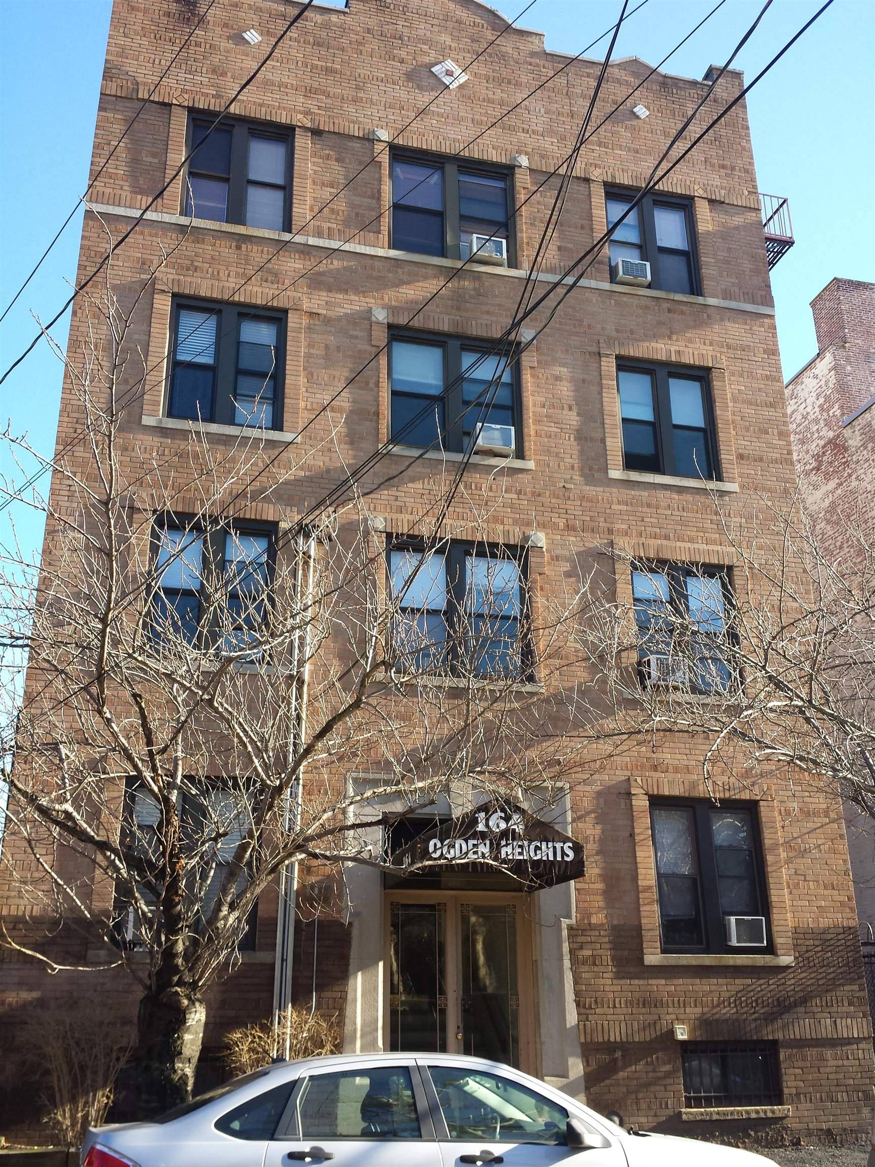 Jc Heights, NJ 07307,164 OGDEN AVE  #403