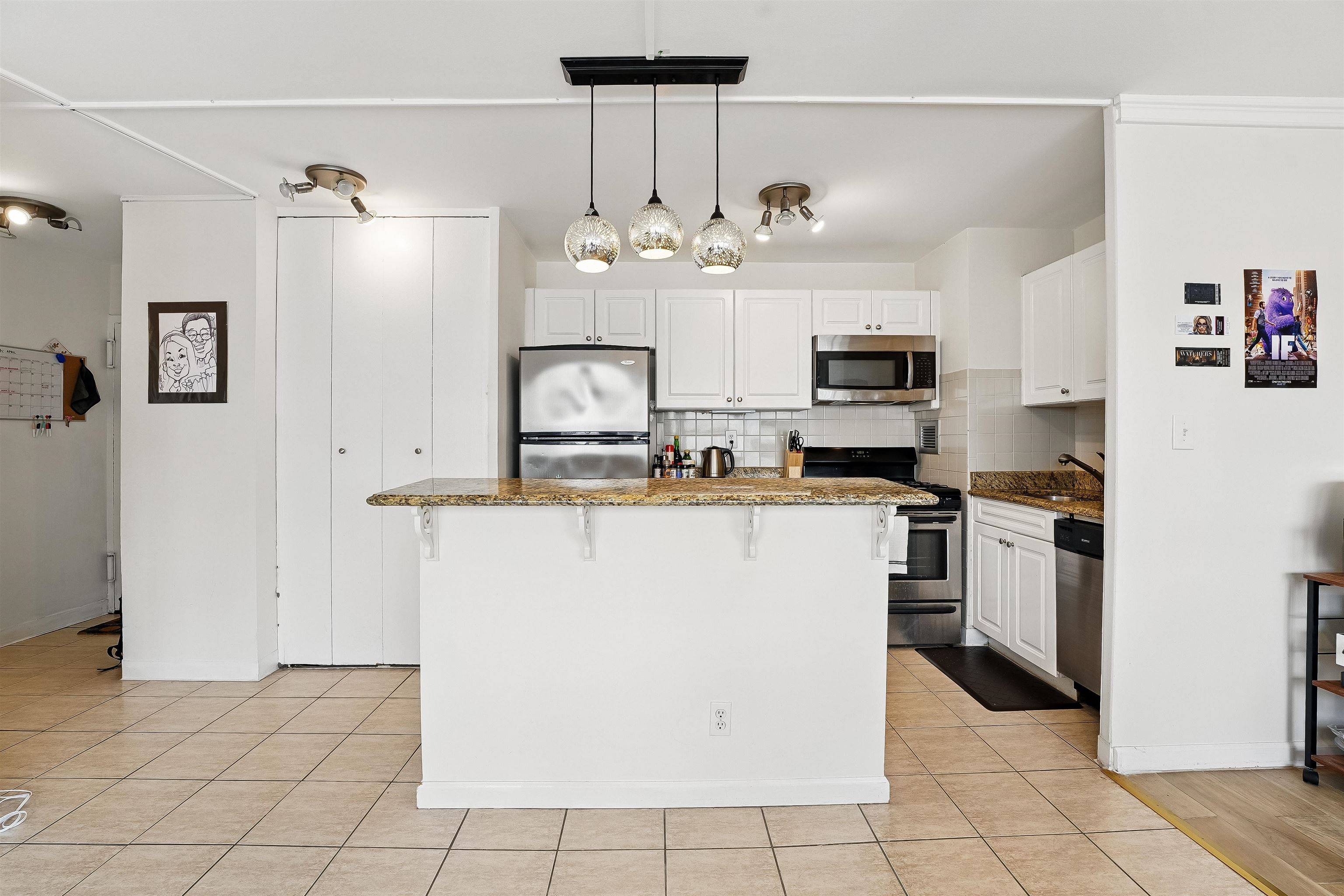 Jc Downtown, NJ 07302,135 MONTGOMERY ST  #20h