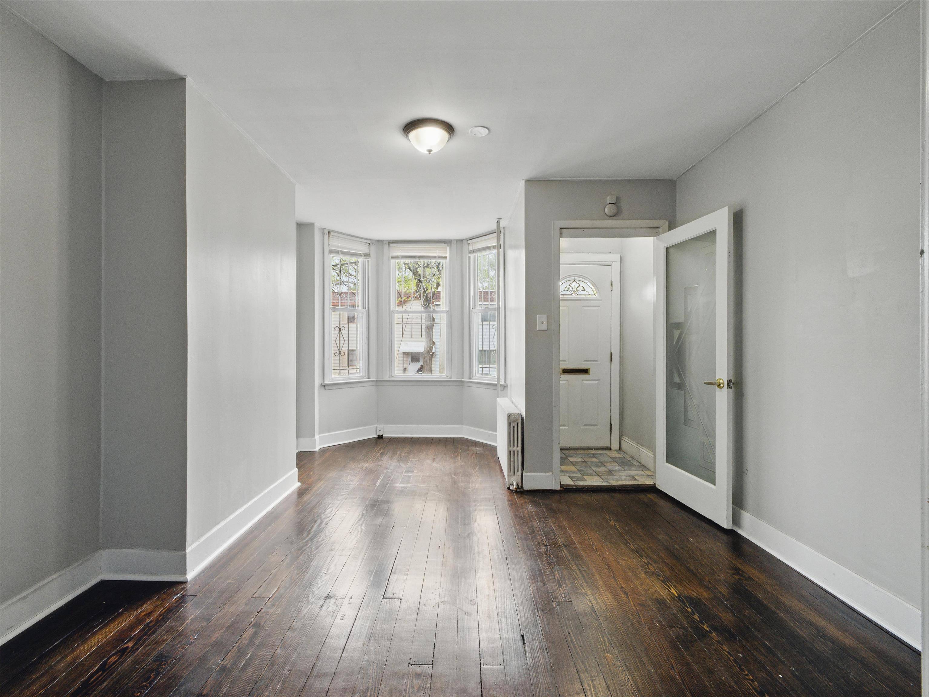 Jc Bergen-lafayett, NJ 07305,121 KEARNEY AVE  #5
