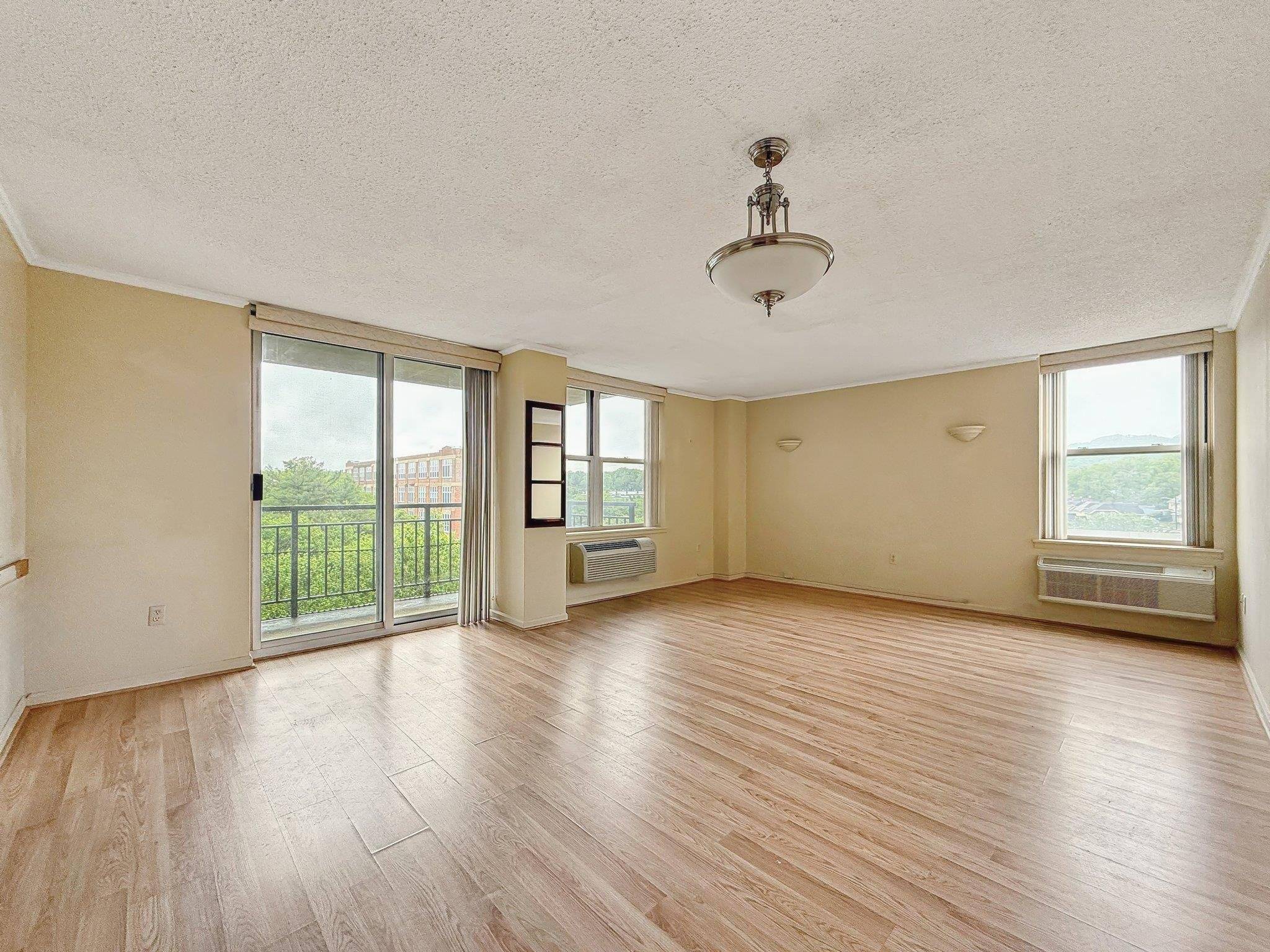 Little Falls, NJ 07424,300 MAIN ST  #501