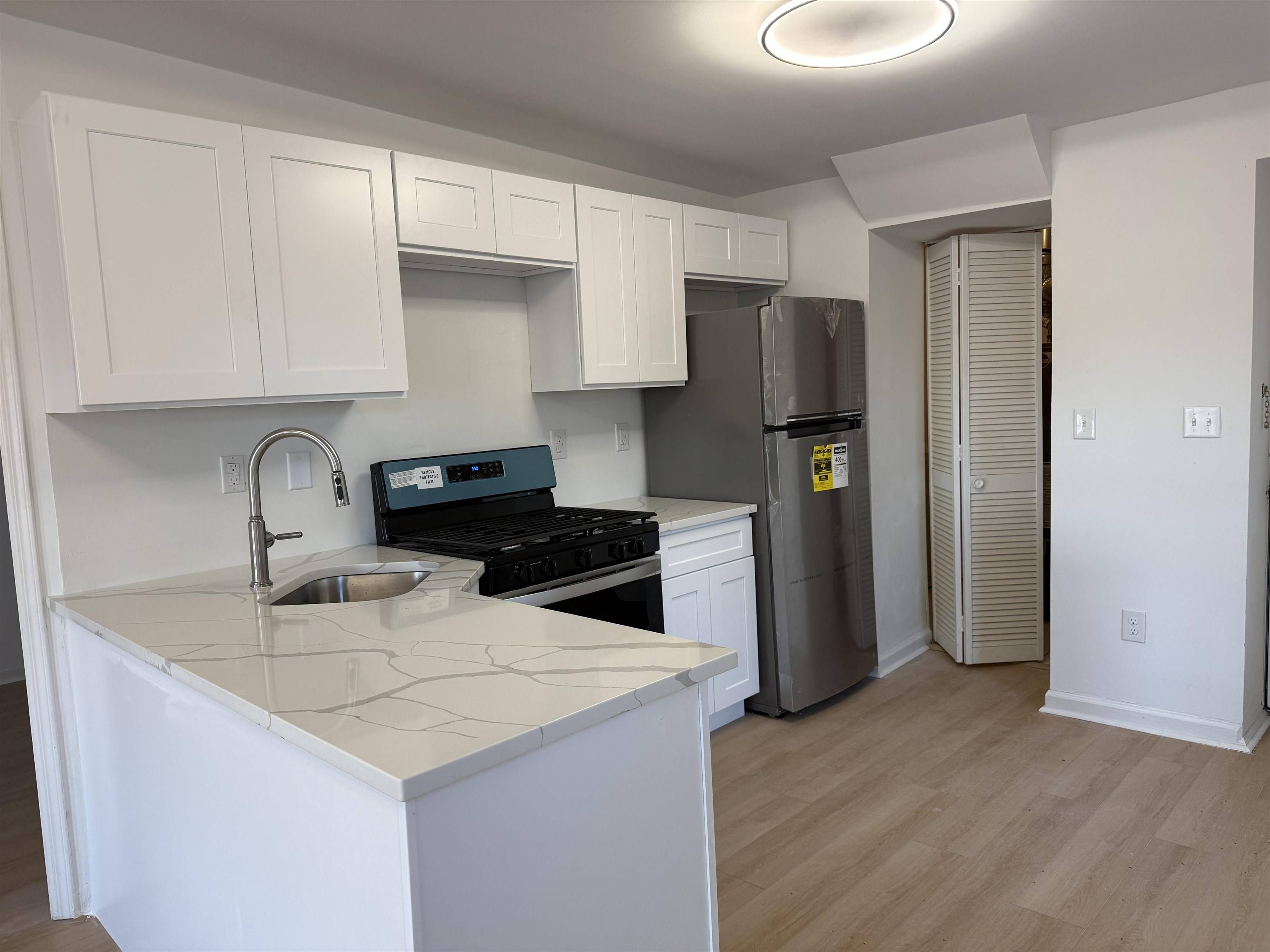 North Bergen, NJ 07047,9007 RIVERSIDE PL  #3