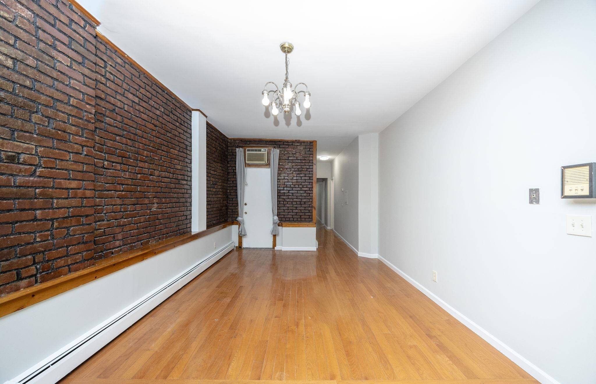 Jc Downtown, NJ 07310-3159,229-231 NEWARK AVE  #3R