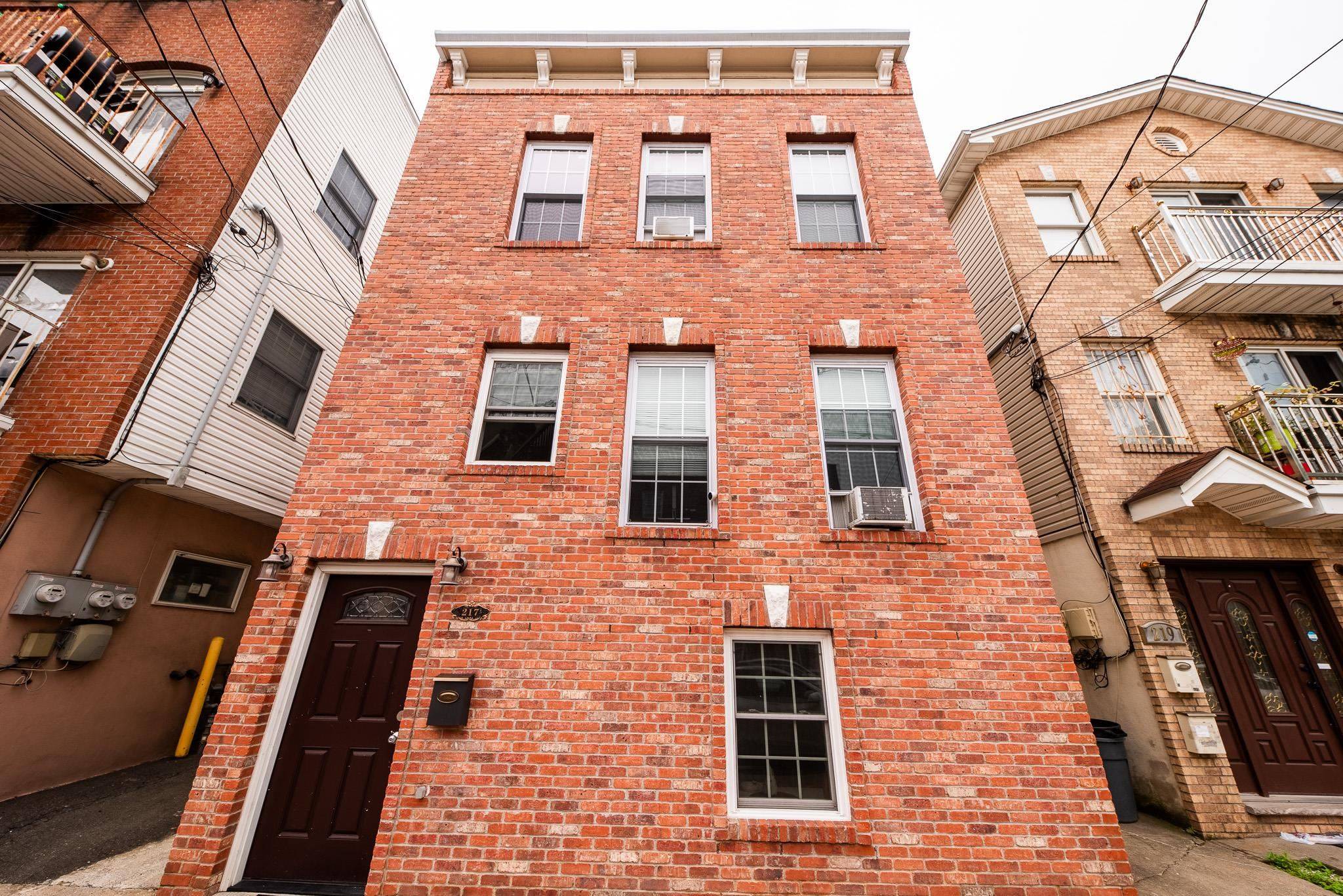 Jc Heights, NJ 07307,217 SOUTH ST