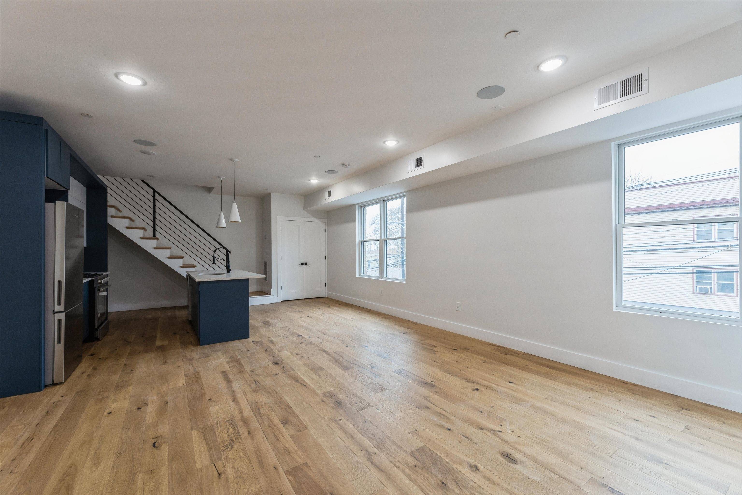 Jc Heights, NJ 07307,259 LIBERTY AVE  #4