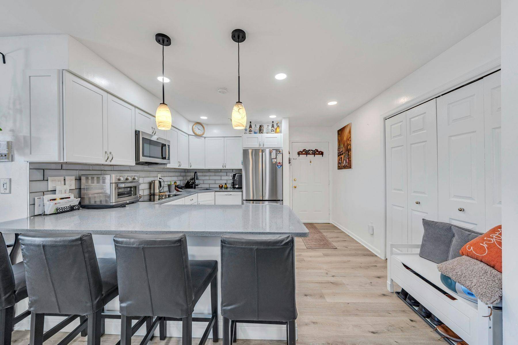 Elizabeth, NJ 07202,539 BAYWAY CIRCLE  #2C