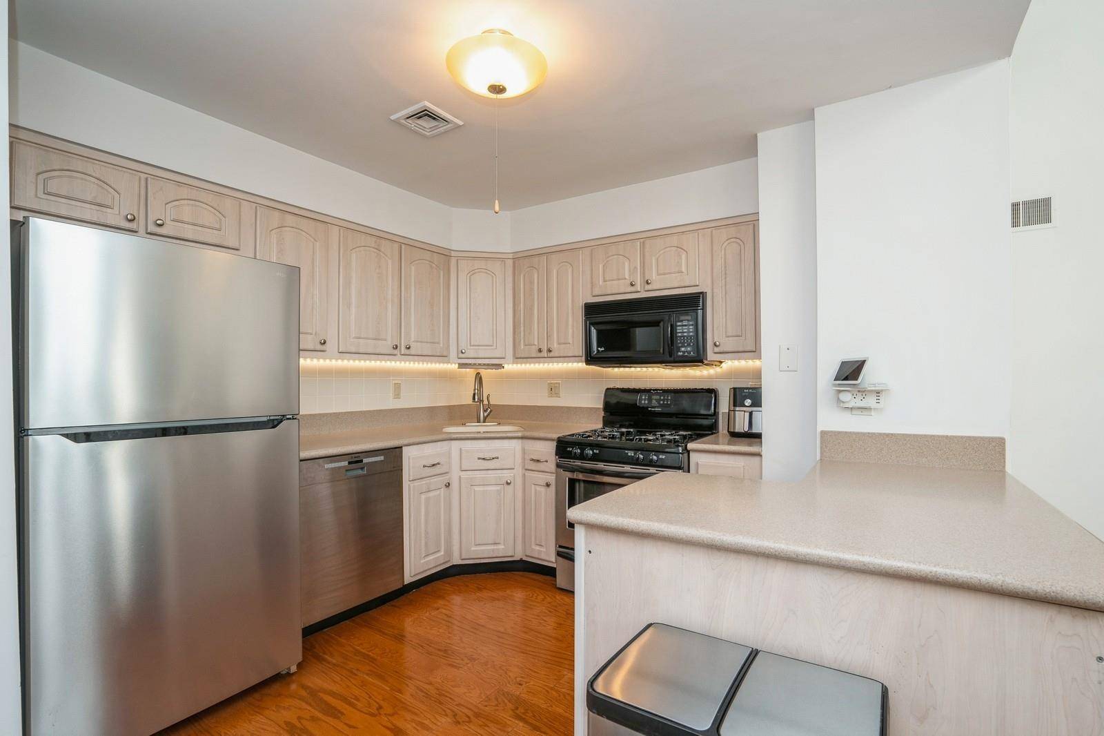North Bergen, NJ 07047,4313 SMITH AVE  #10