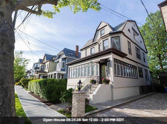 Weehawken, NJ 07086,749 BLVD EAST