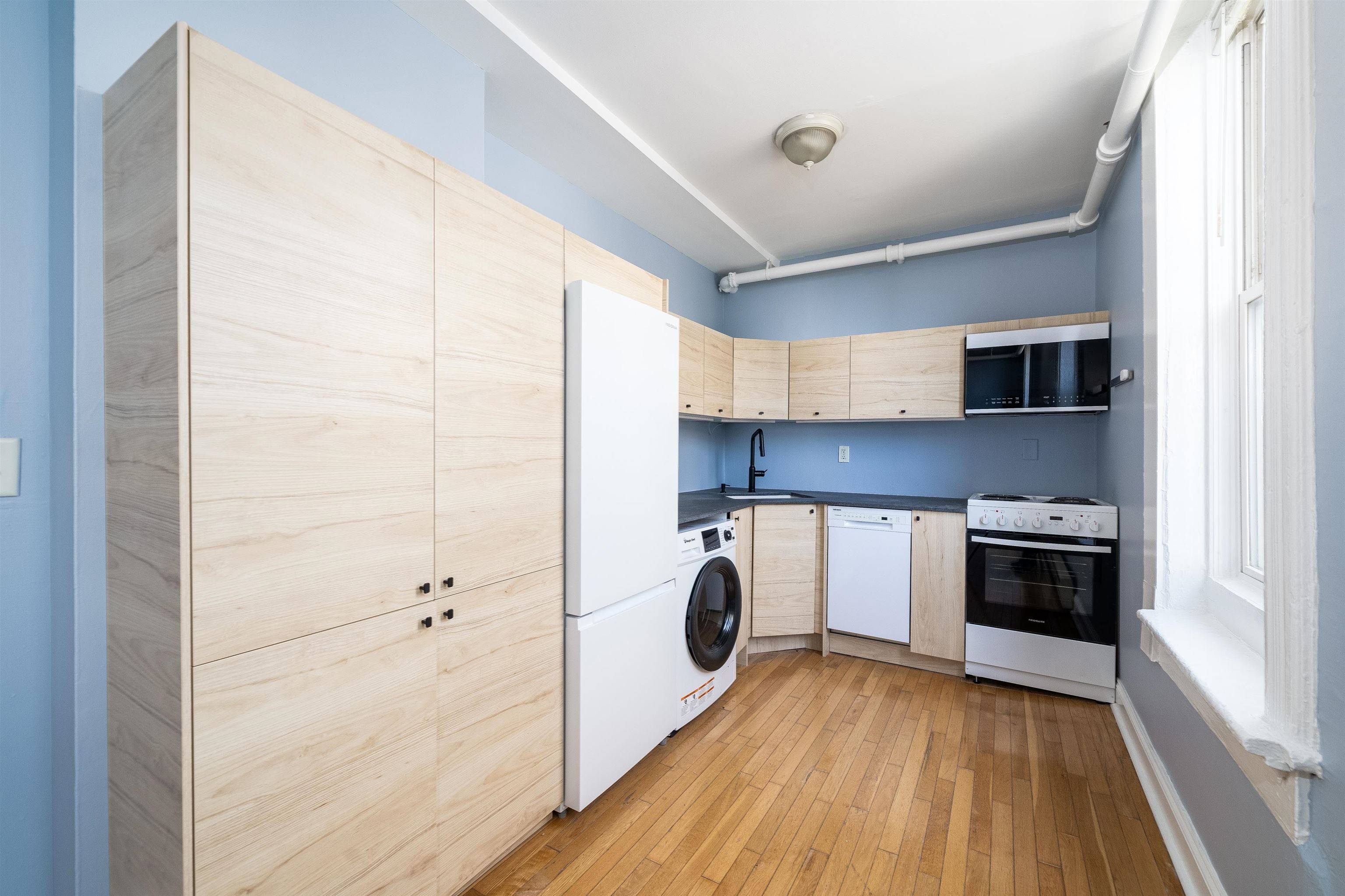 Hoboken, NJ 07030,235 MONROE ST  #14