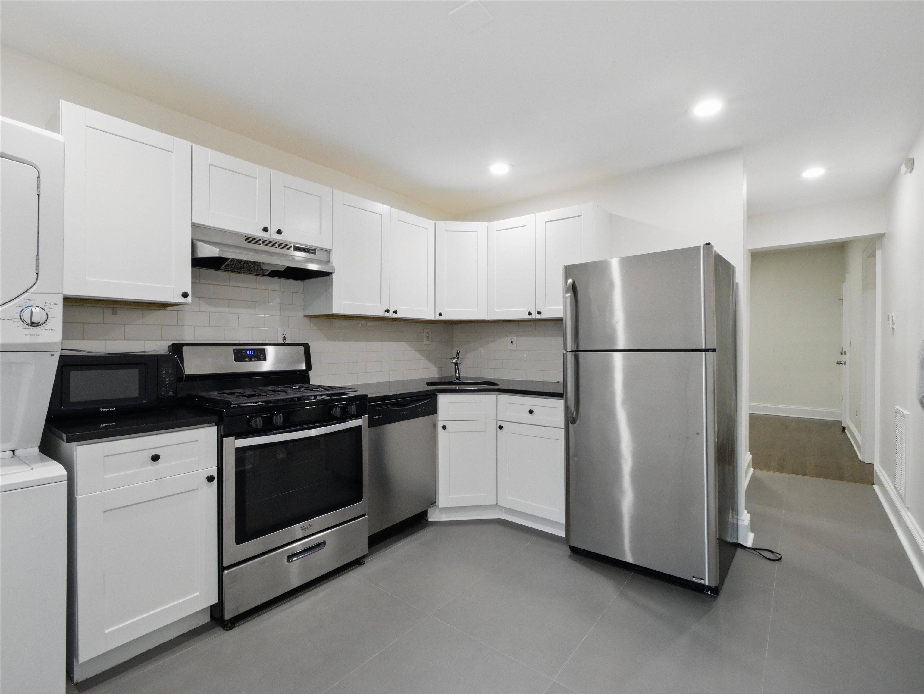 Jc Heights, NJ 07307,22 GRACE ST  #1