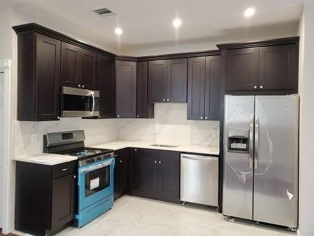 Union City, NJ 07087,2110 SUMMIT AVE  #2