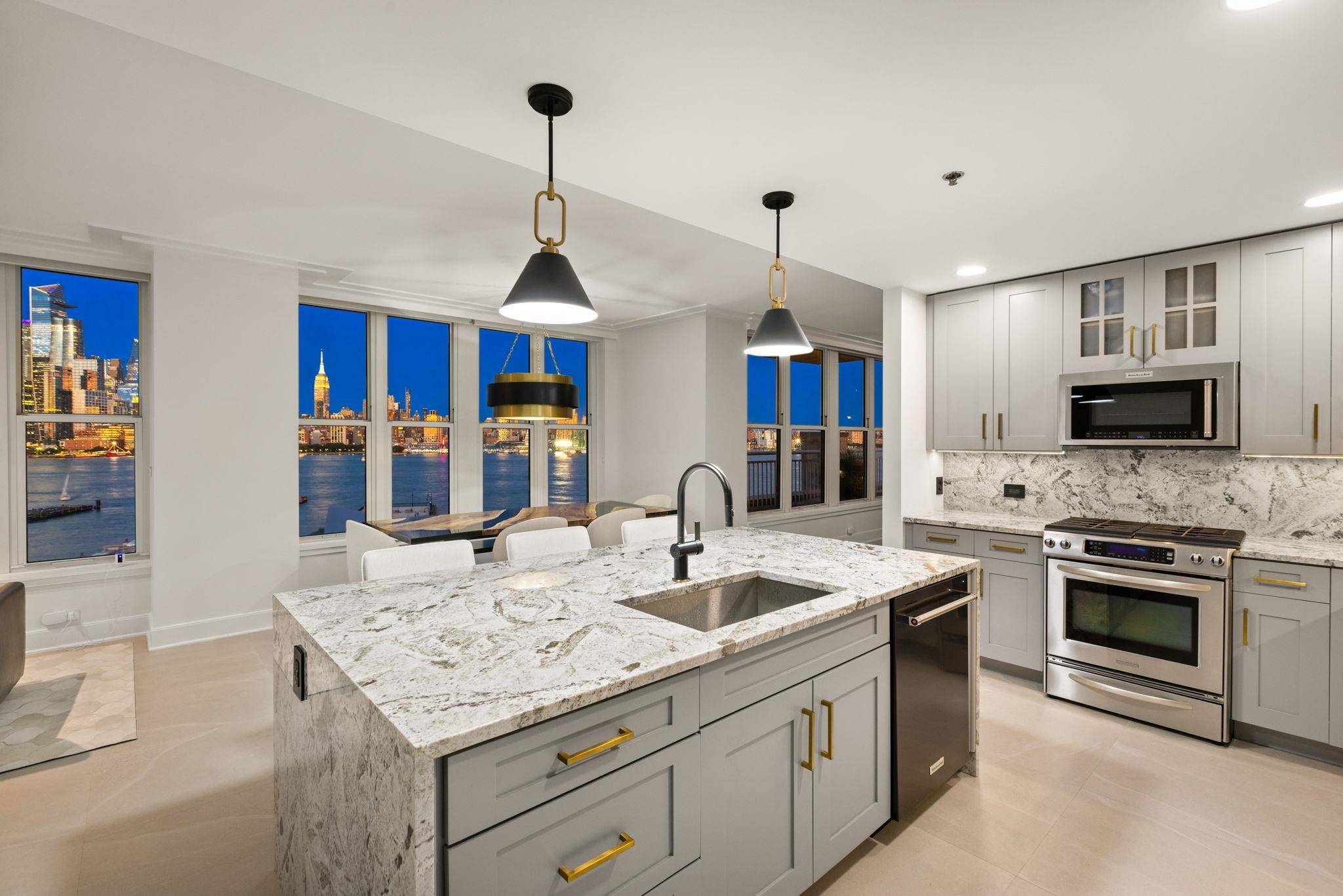 Hoboken, NJ 07030,1125 MAXWELL LANE  #654