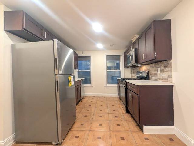 Jc Heights, NJ 07307,377 OGDEN AVE  #1
