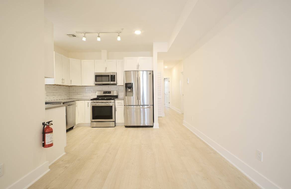 Jc Heights, NJ 07306,107 LAIDLAW AVE  #2