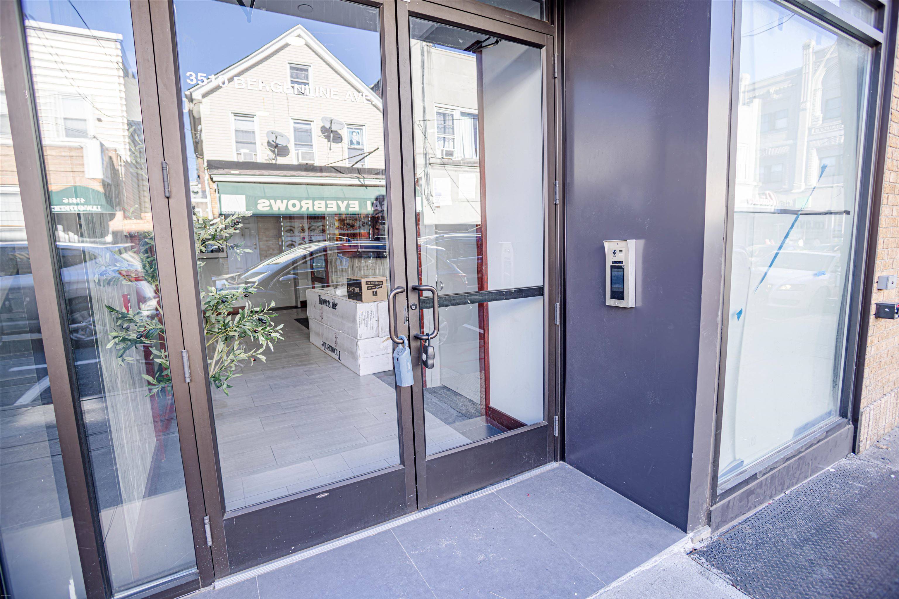 Union City, NJ 07087,3510 BERGENLINE AVE  #208