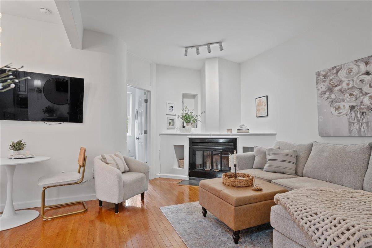 Hoboken, NJ 07030,159 NEWARK ST  #3D