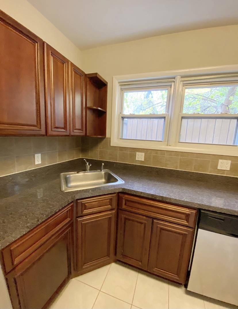 North Bergen, NJ 07047,7610 BROADWAY  #1
