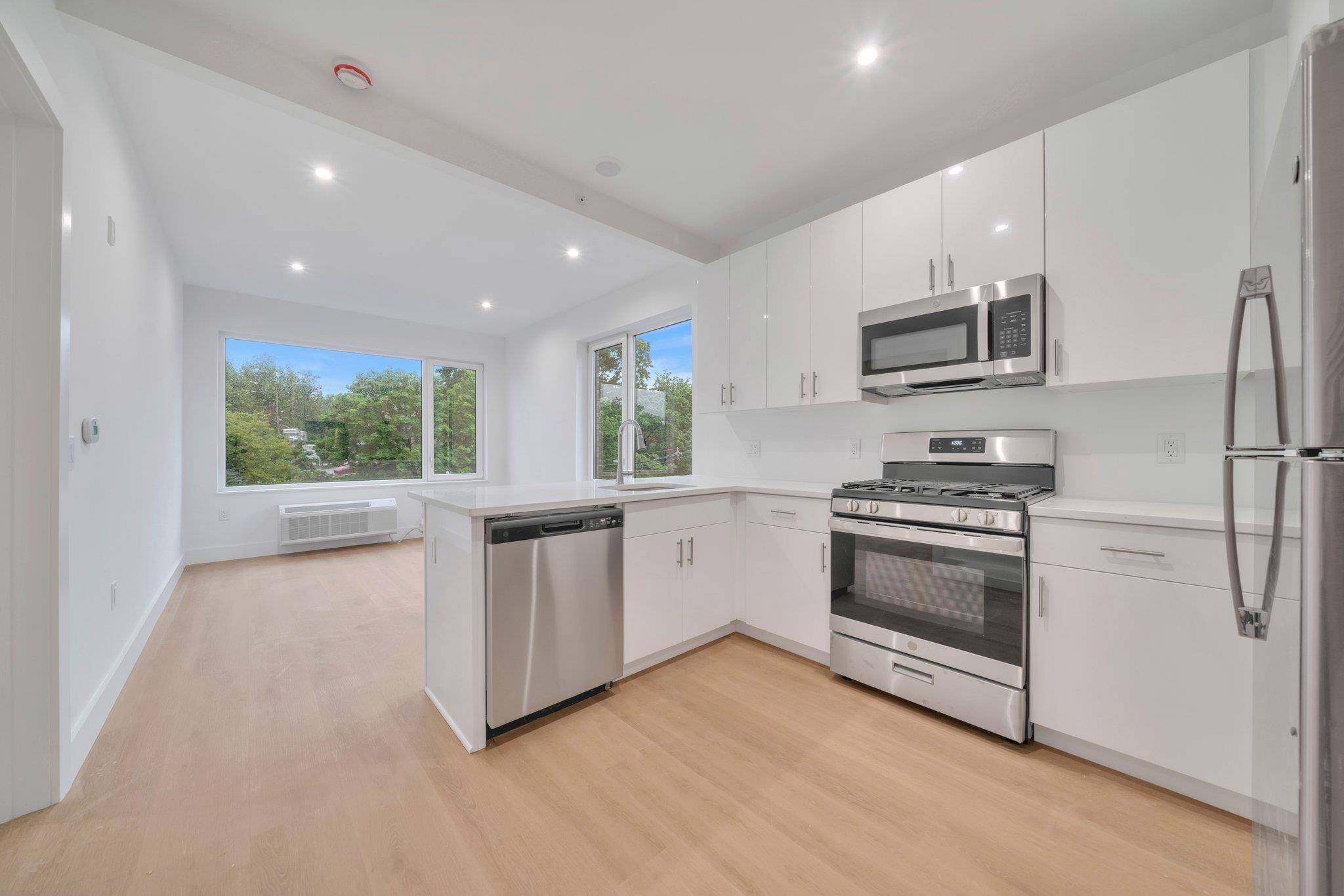 North Bergen, NJ 07047,3309 LIBERTY AVE  #407